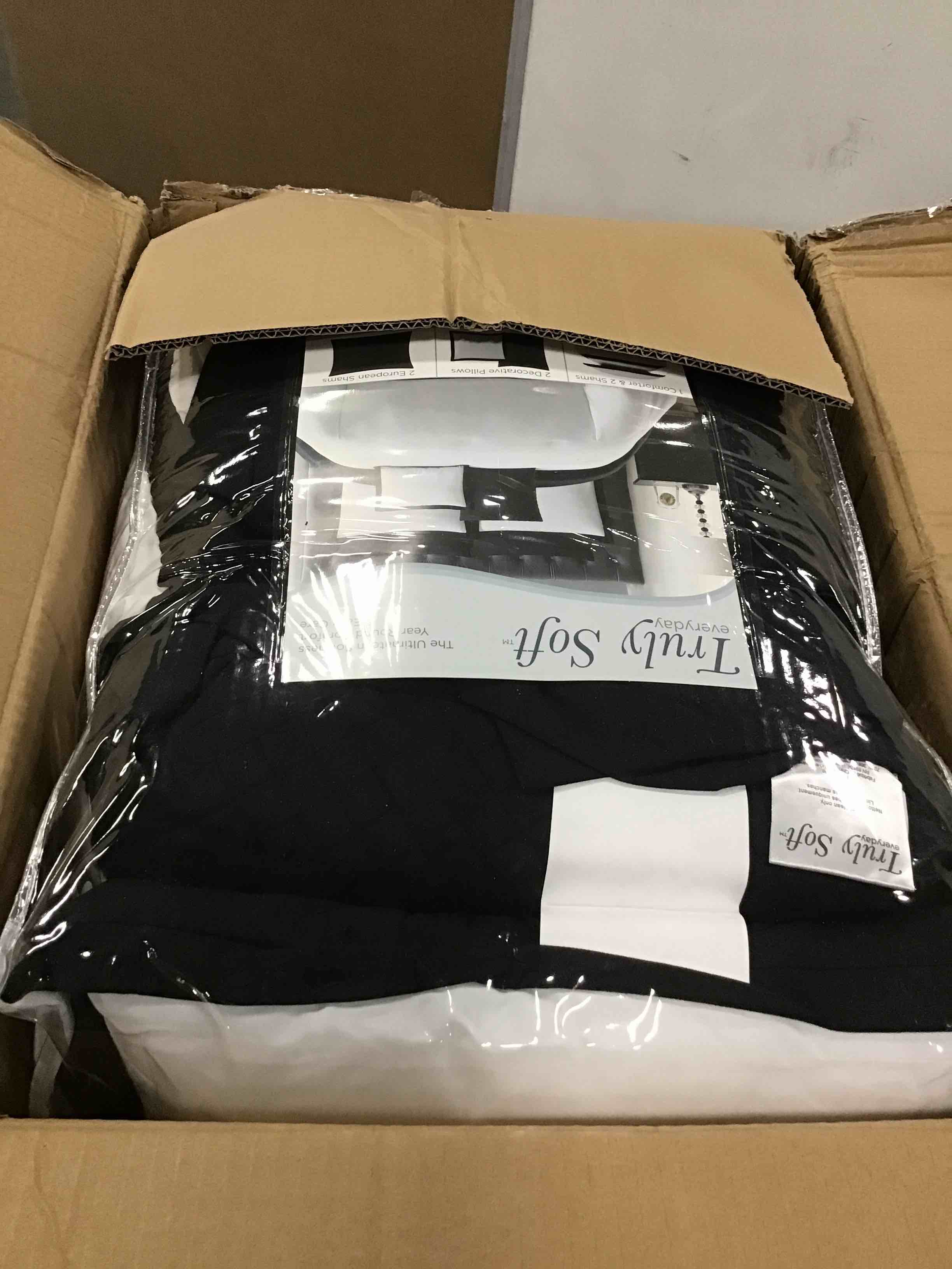 https://s3.amazonaws.com/lotting-images-prod/bidfta/PNK2186631_1746545699754.jpeg