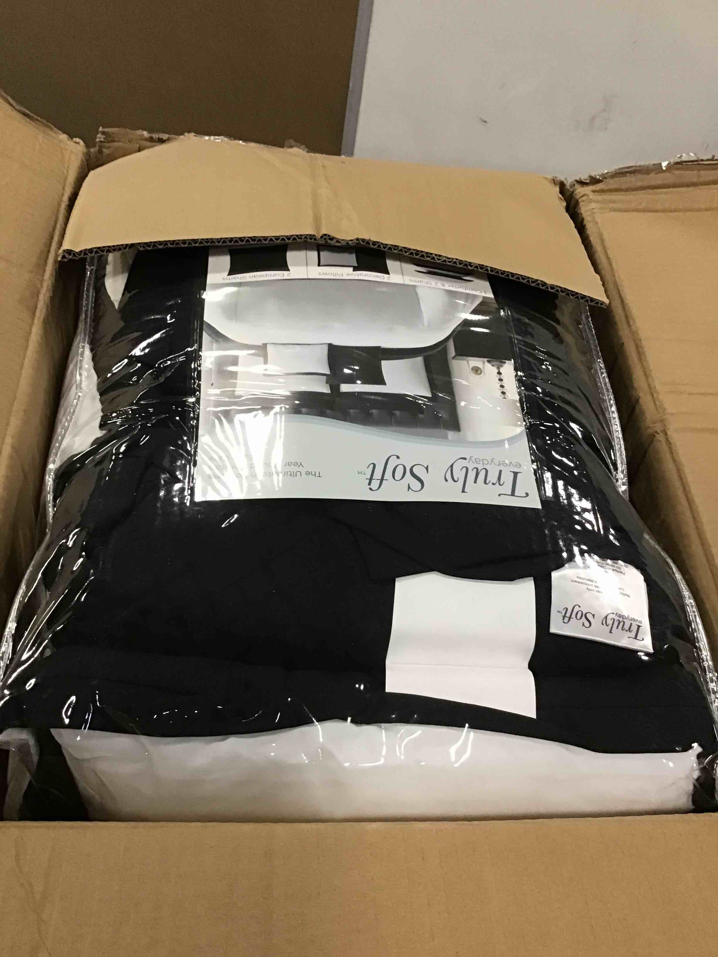 https://s3.amazonaws.com/lotting-images-prod/bidfta/PNK2186631_1746545700938.jpeg