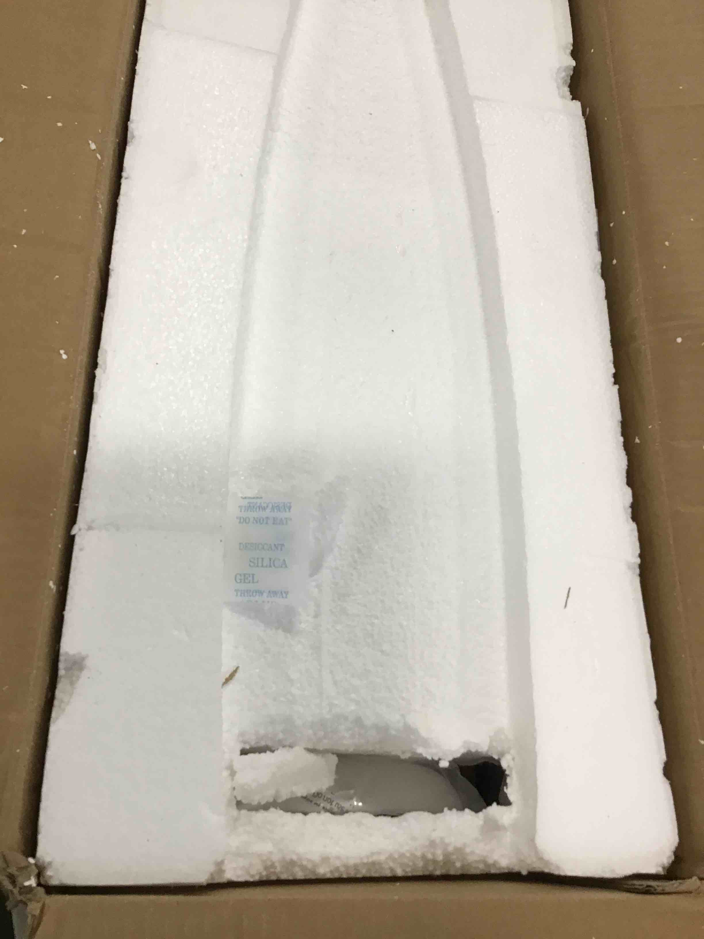 https://s3.amazonaws.com/lotting-images-prod/bidfta/PNK2186720_1746561256755.jpeg