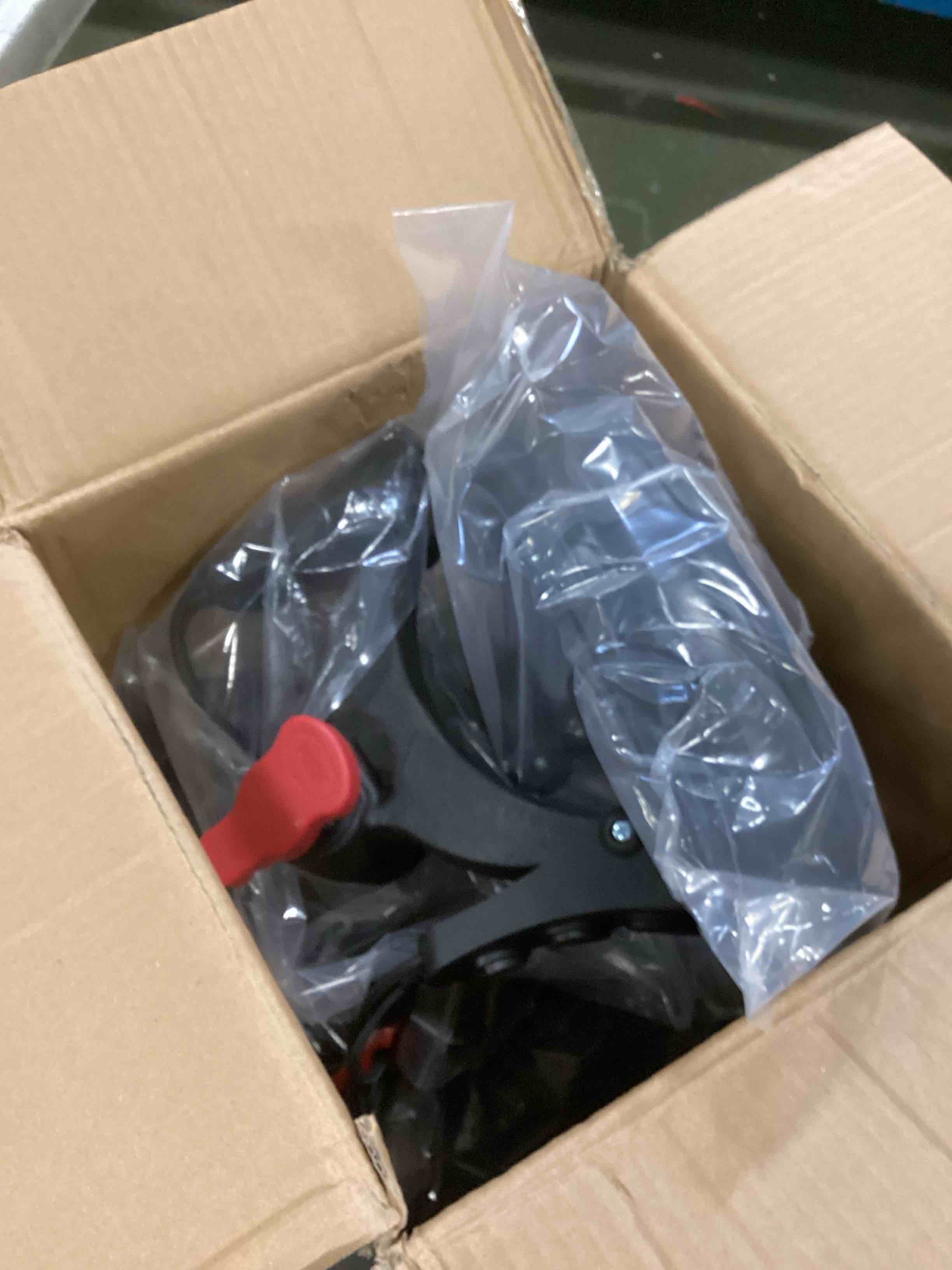 https://s3.amazonaws.com/lotting-images-prod/bidfta/PNK2186866_1746635017270.jpeg