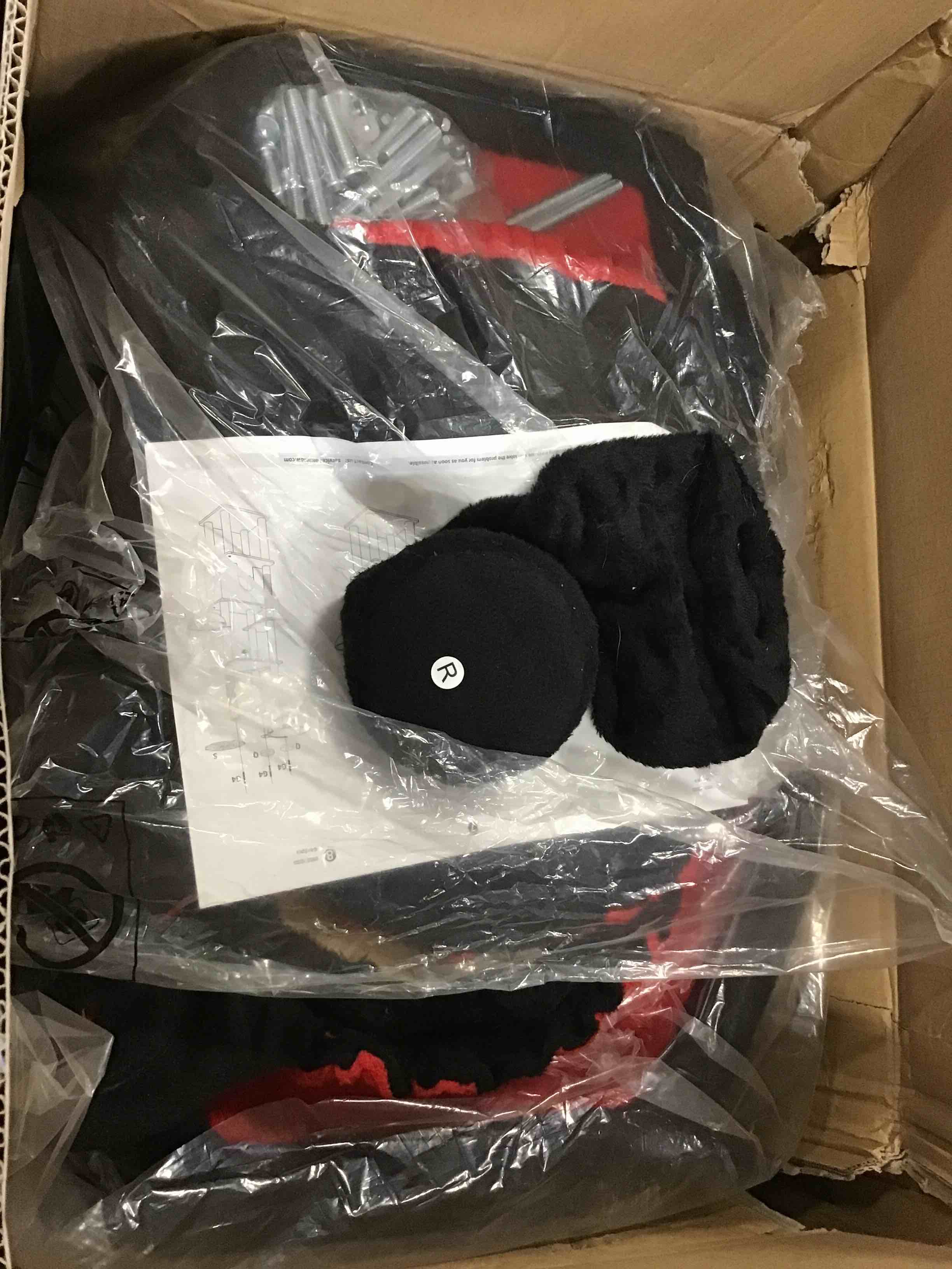 https://s3.amazonaws.com/lotting-images-prod/bidfta/PNK2186999_1746797931830.jpeg
