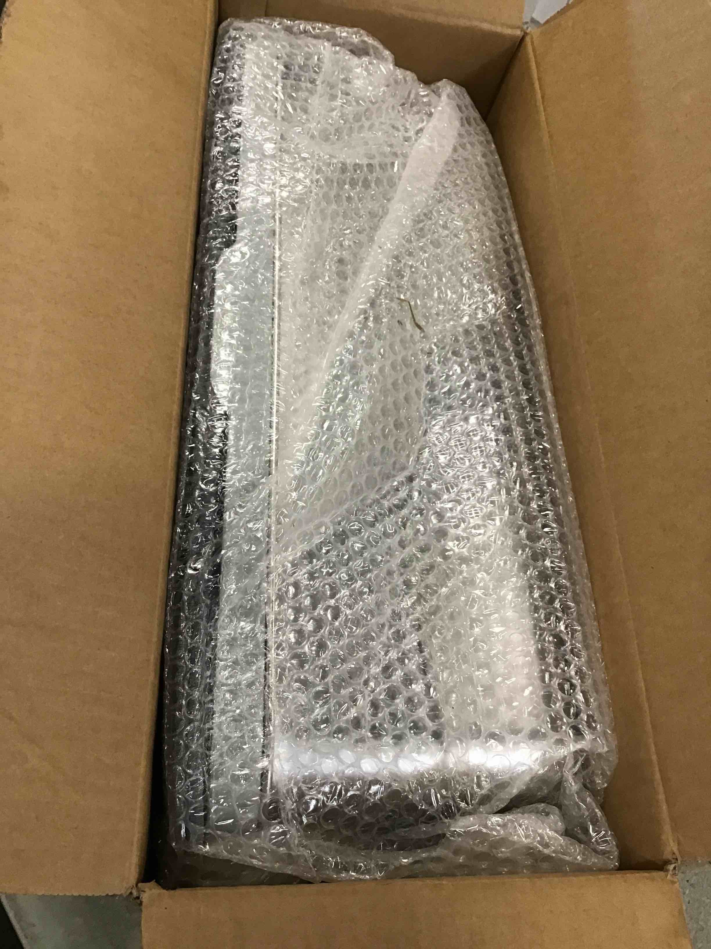 https://s3.amazonaws.com/lotting-images-prod/bidfta/PNK2187012_1746801188200.jpeg
