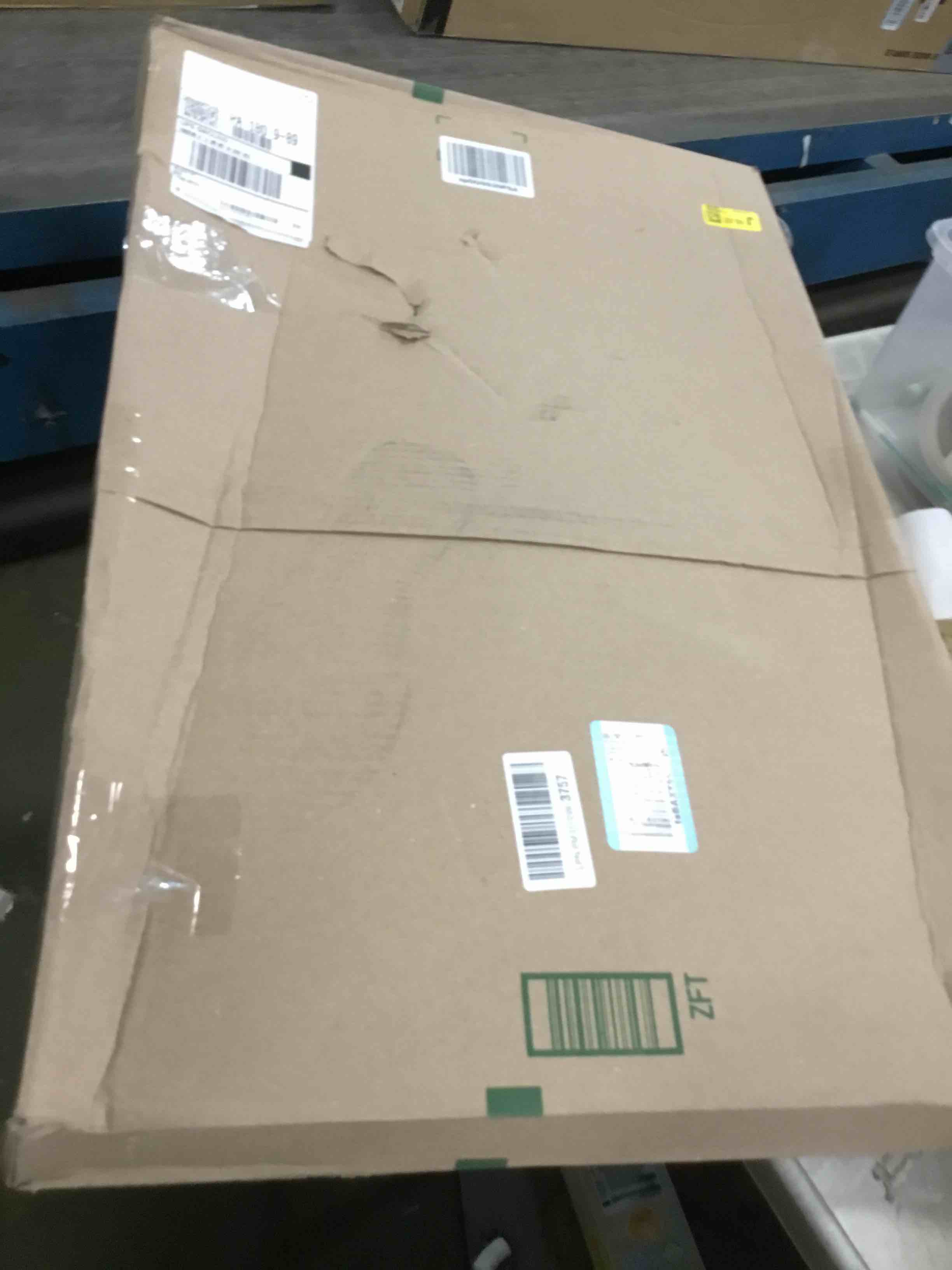 https://s3.amazonaws.com/lotting-images-prod/bidfta/PNK2187307_1749050471468.jpeg