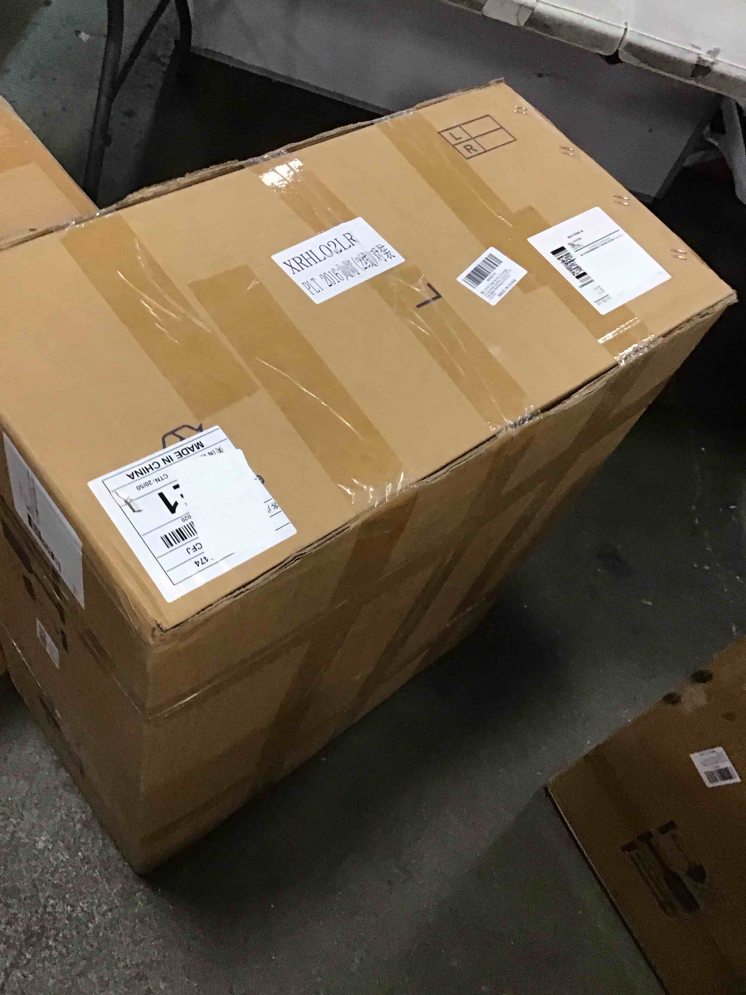 https://s3.amazonaws.com/lotting-images-prod/bidfta/PNK2187905_1749307098393.jpeg
