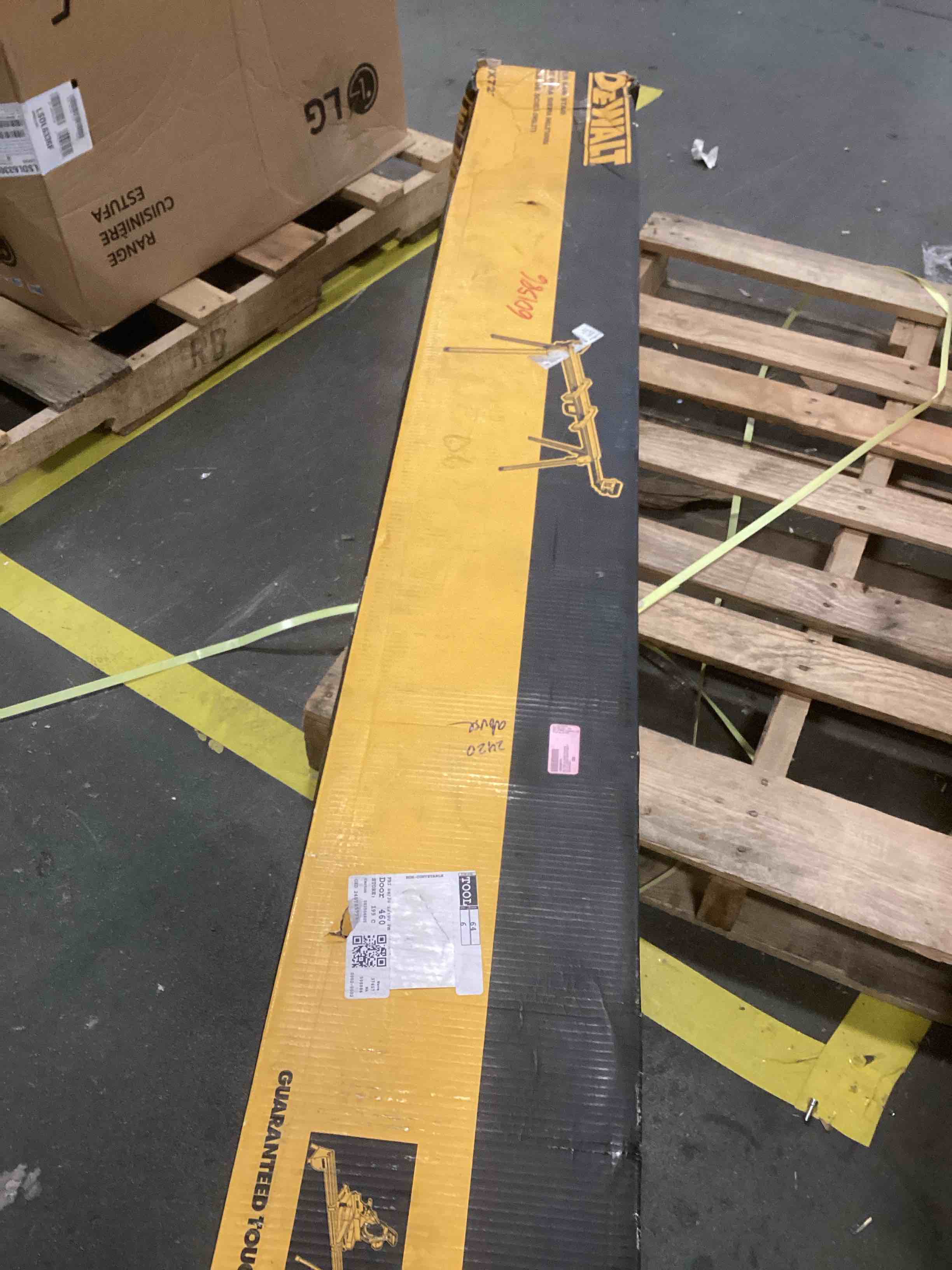 https://s3.amazonaws.com/lotting-images-prod/bidfta/PNK2188052_1742487146872.jpeg