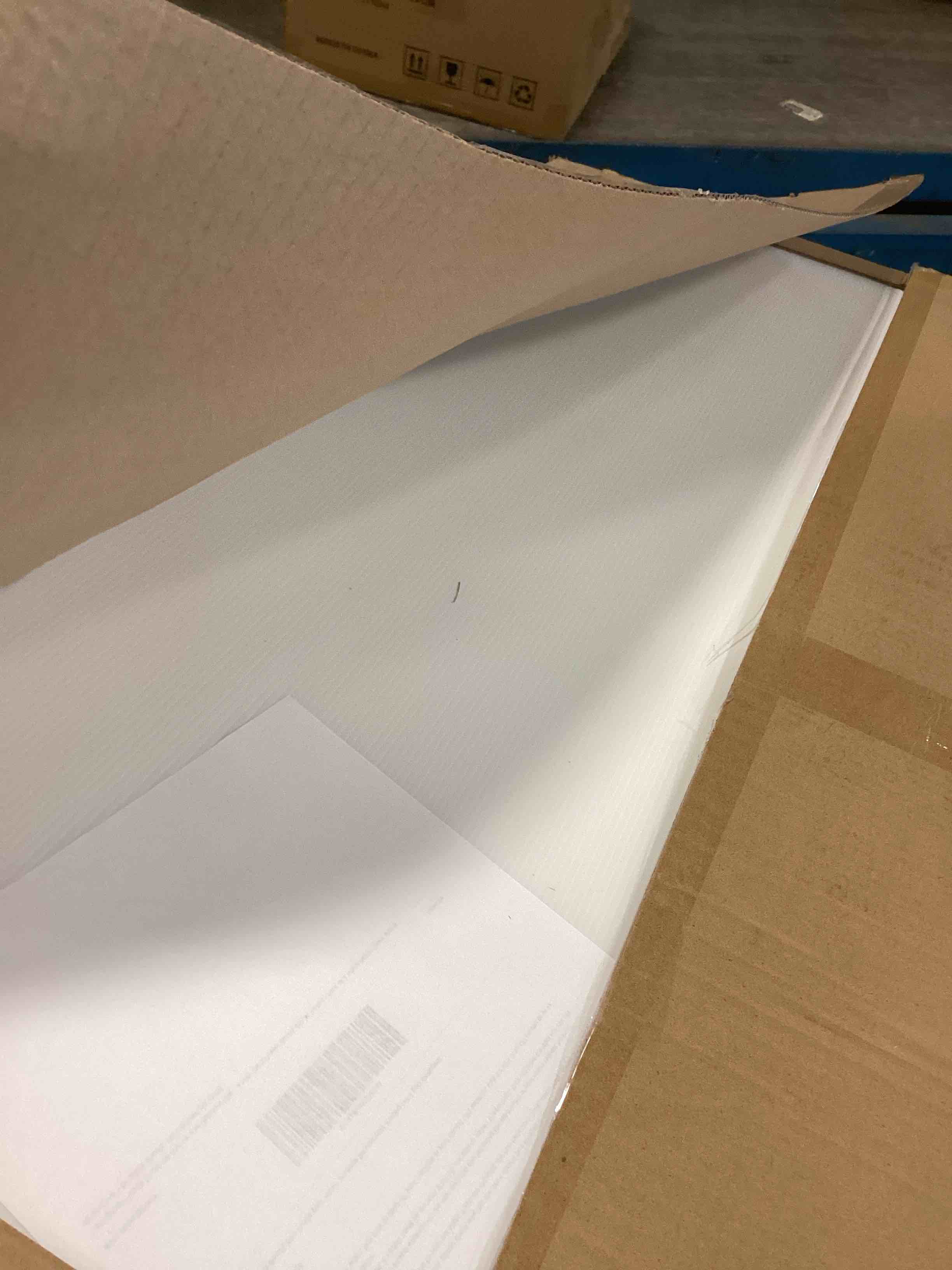 https://s3.amazonaws.com/lotting-images-prod/bidfta/PNK2188239_1742572739930.jpeg