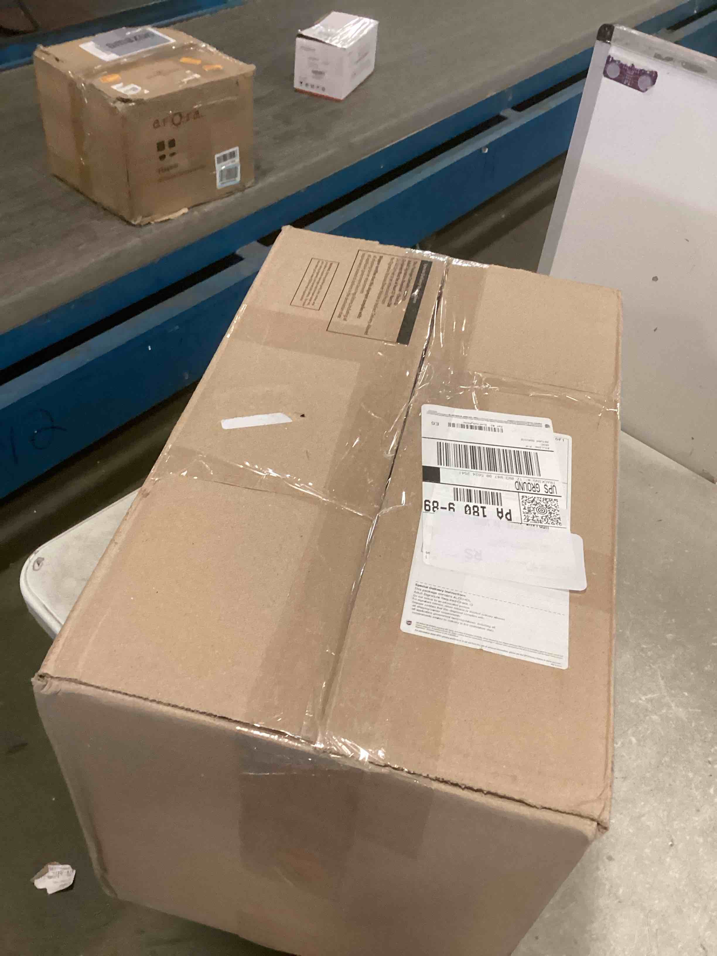 https://s3.amazonaws.com/lotting-images-prod/bidfta/PNK2188368_1742587481736.jpeg