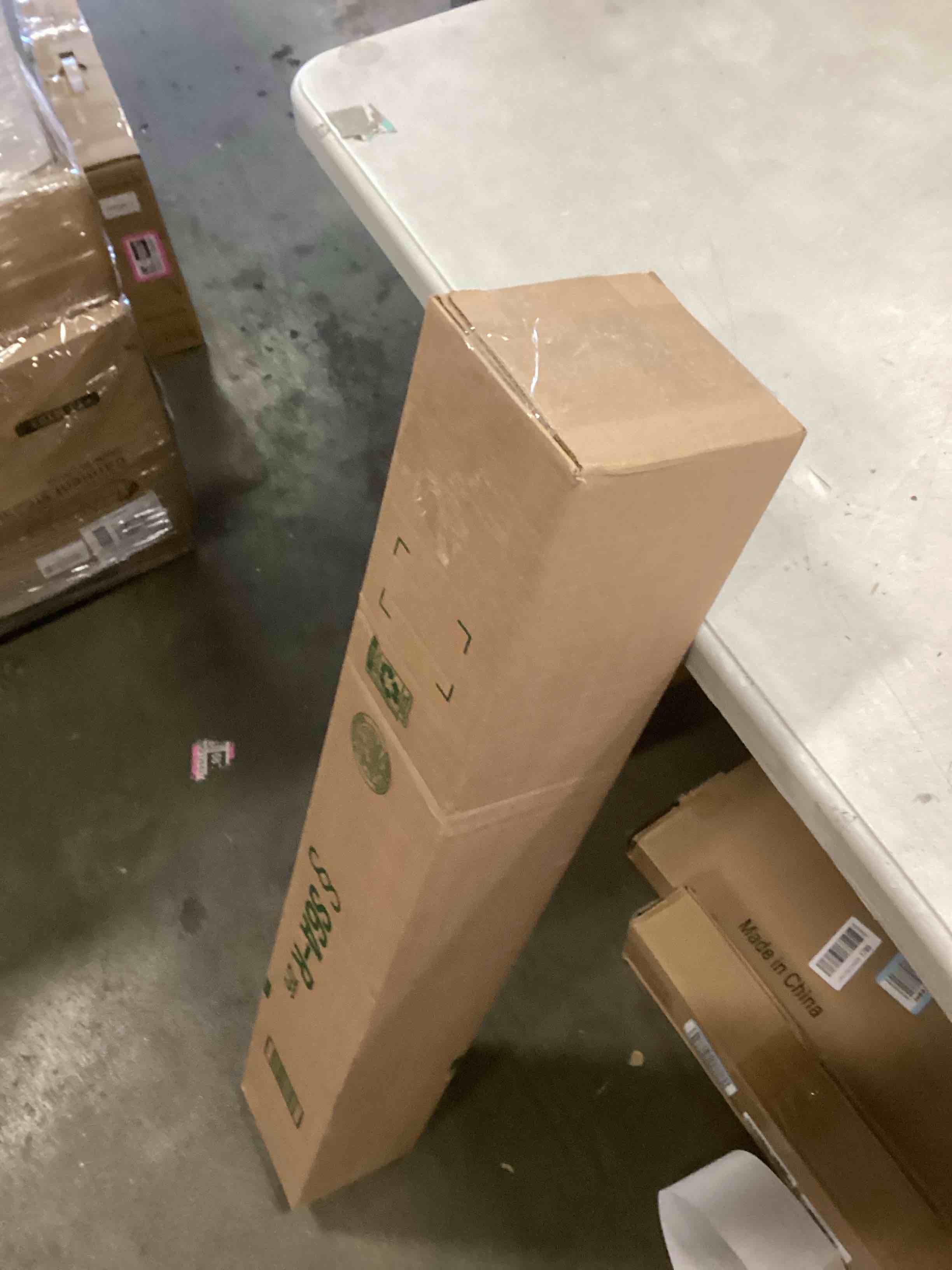 https://s3.amazonaws.com/lotting-images-prod/bidfta/PNK2188903_1743001142811.jpeg