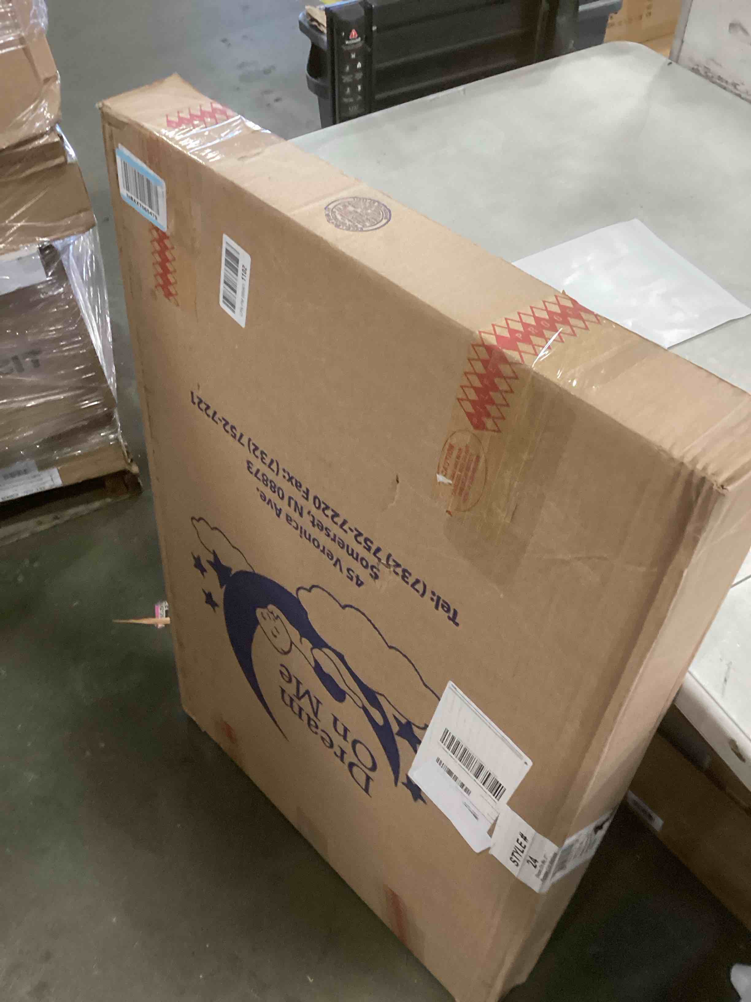 https://s3.amazonaws.com/lotting-images-prod/bidfta/PNK2188970_1743007062350.jpeg