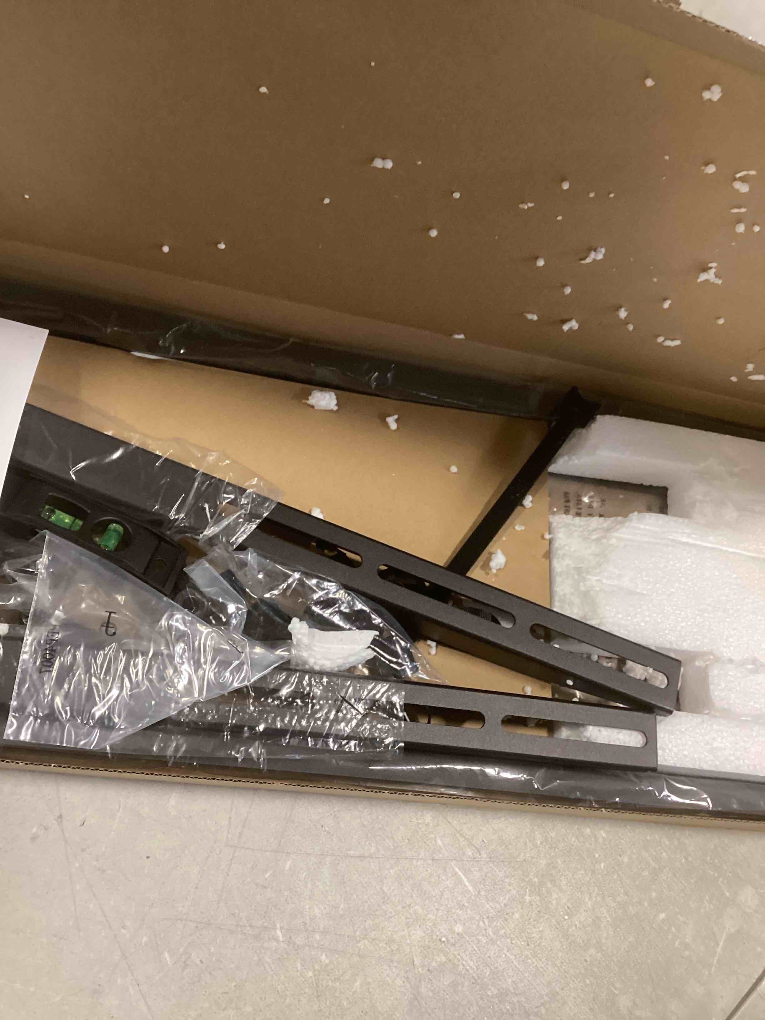 https://s3.amazonaws.com/lotting-images-prod/bidfta/PNK2189017_1743013737900.jpeg
