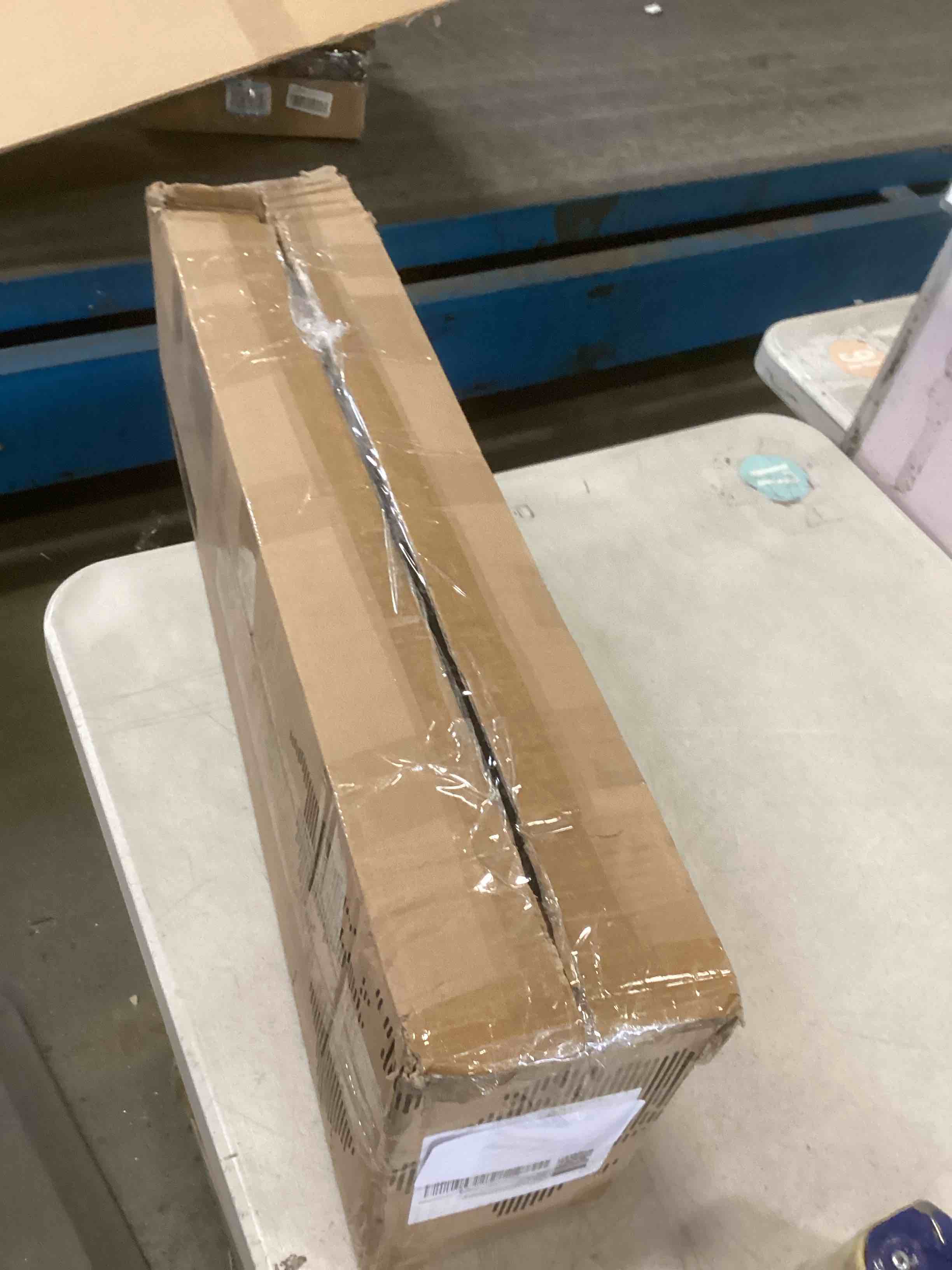 https://s3.amazonaws.com/lotting-images-prod/bidfta/PNK2189293_1743104101540.jpeg