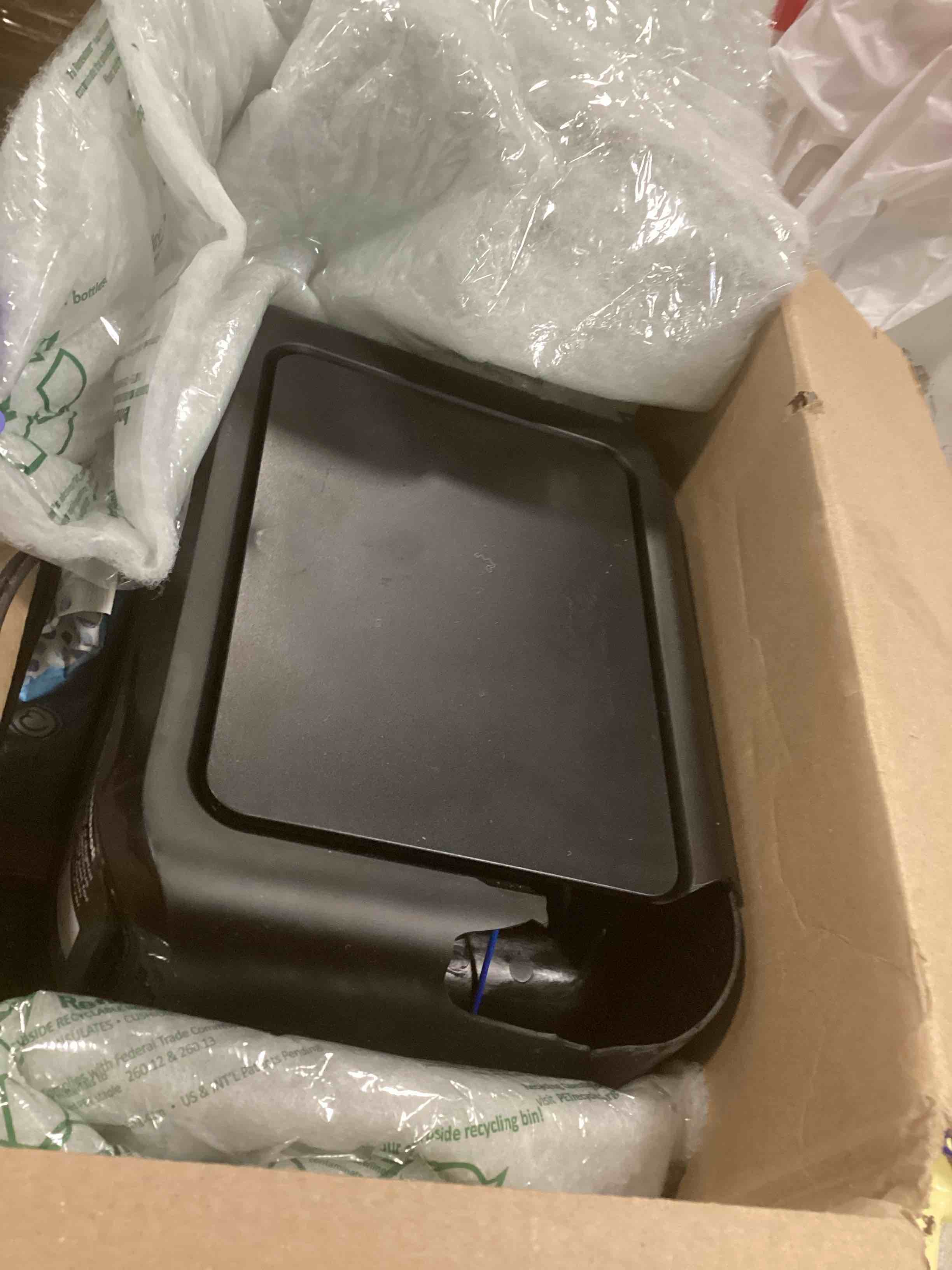 https://s3.amazonaws.com/lotting-images-prod/bidfta/PNK2189718_1743436834235.jpeg