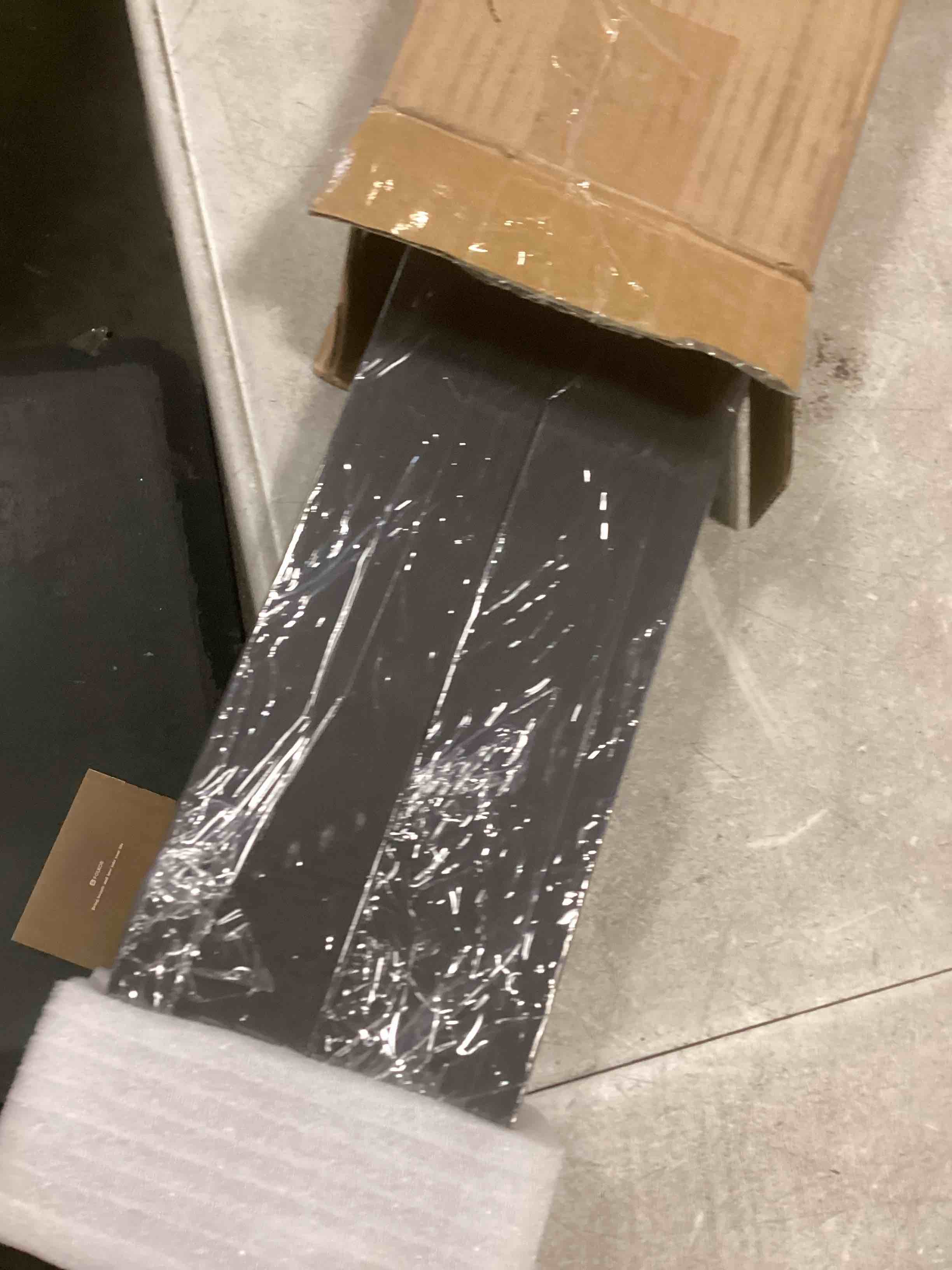 https://s3.amazonaws.com/lotting-images-prod/bidfta/PNK2190140_1743597963995.jpeg