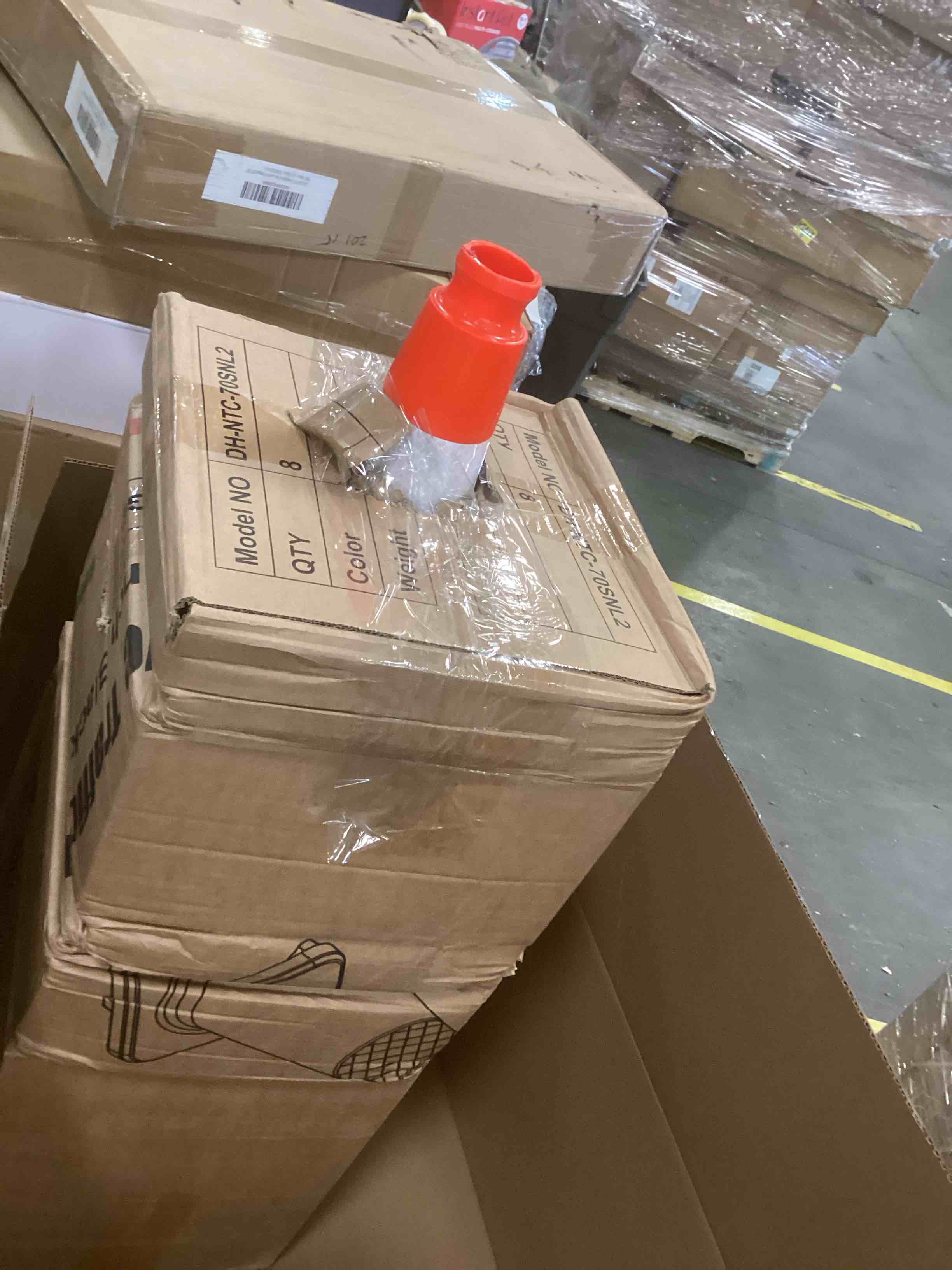 https://s3.amazonaws.com/lotting-images-prod/bidfta/PNK2190319_1743617989135.jpeg