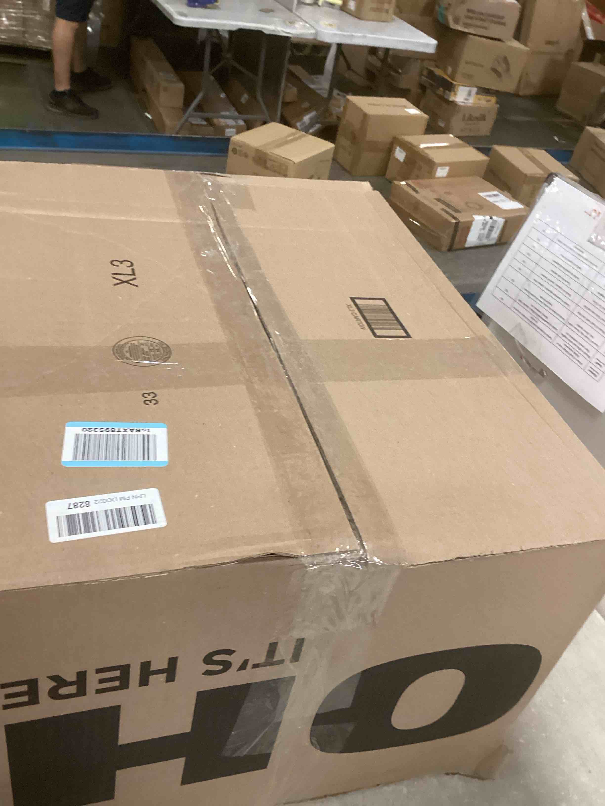 https://s3.amazonaws.com/lotting-images-prod/bidfta/PNK2190544_1743703370512.jpeg