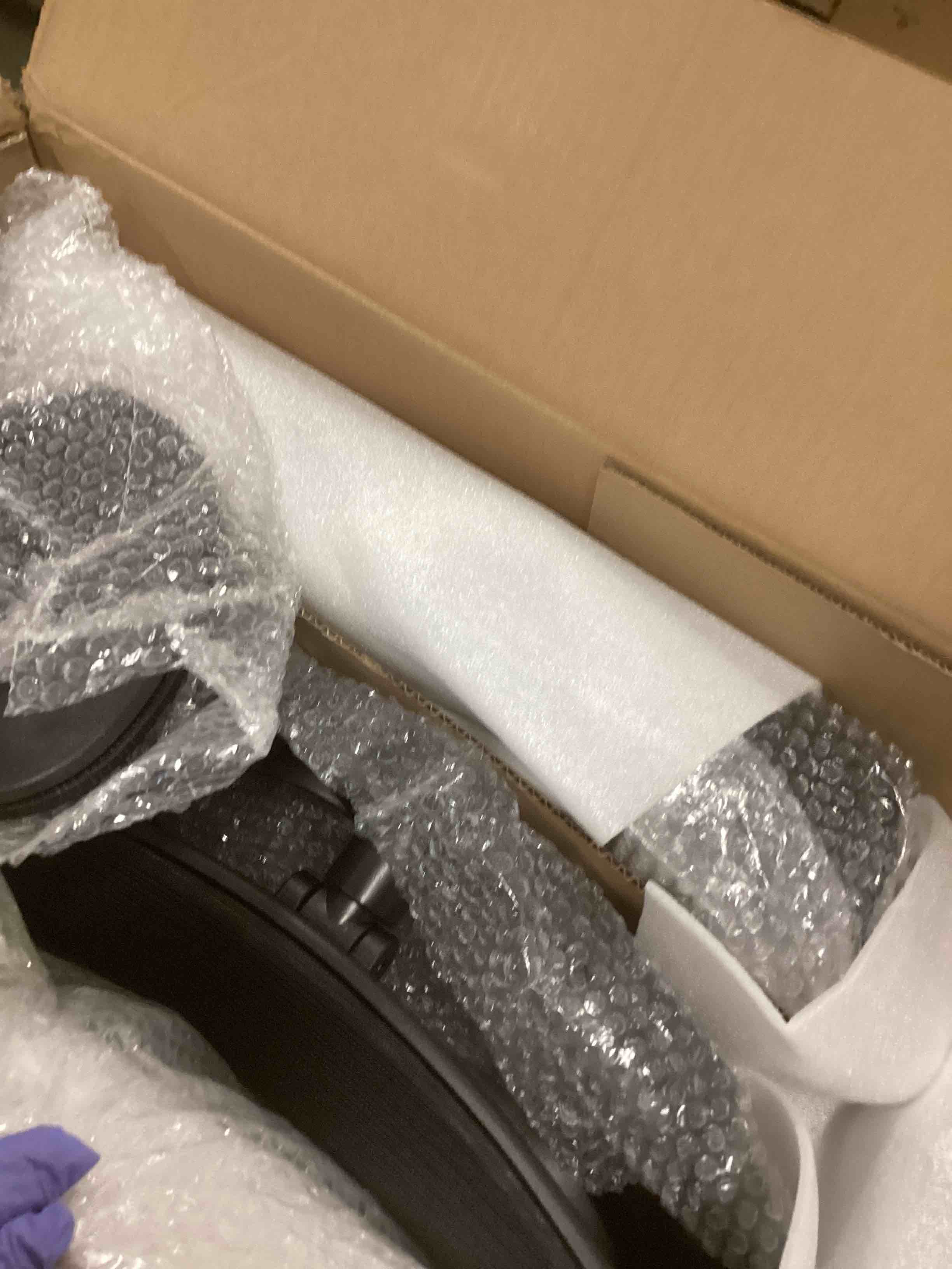 https://s3.amazonaws.com/lotting-images-prod/bidfta/PNK2190611_1743710620505.jpeg