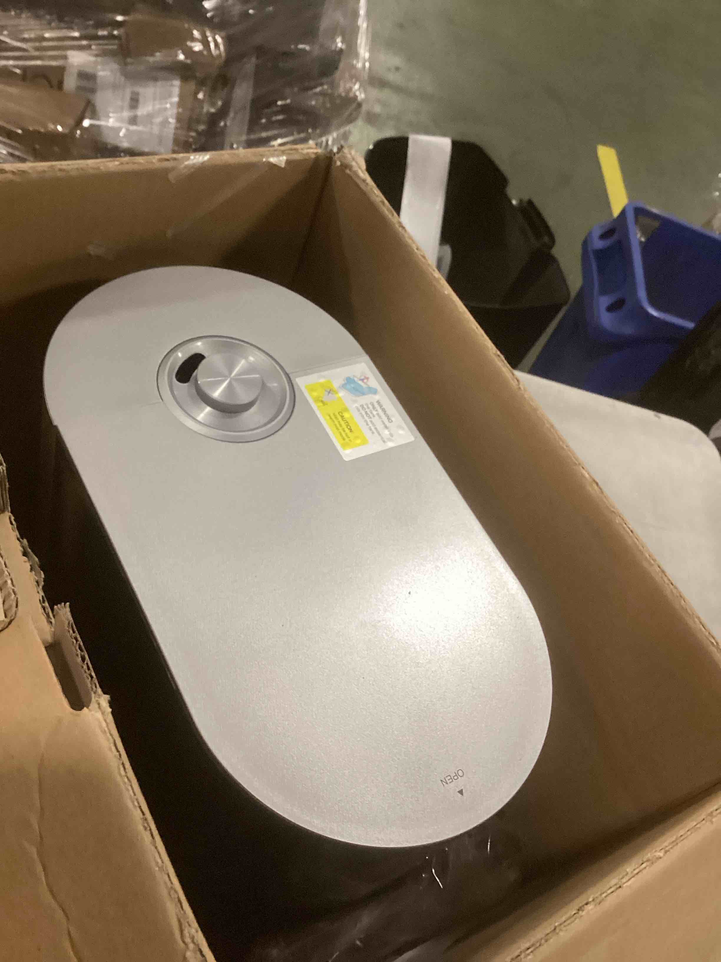 https://s3.amazonaws.com/lotting-images-prod/bidfta/PNK2190615_1743768360169.jpeg