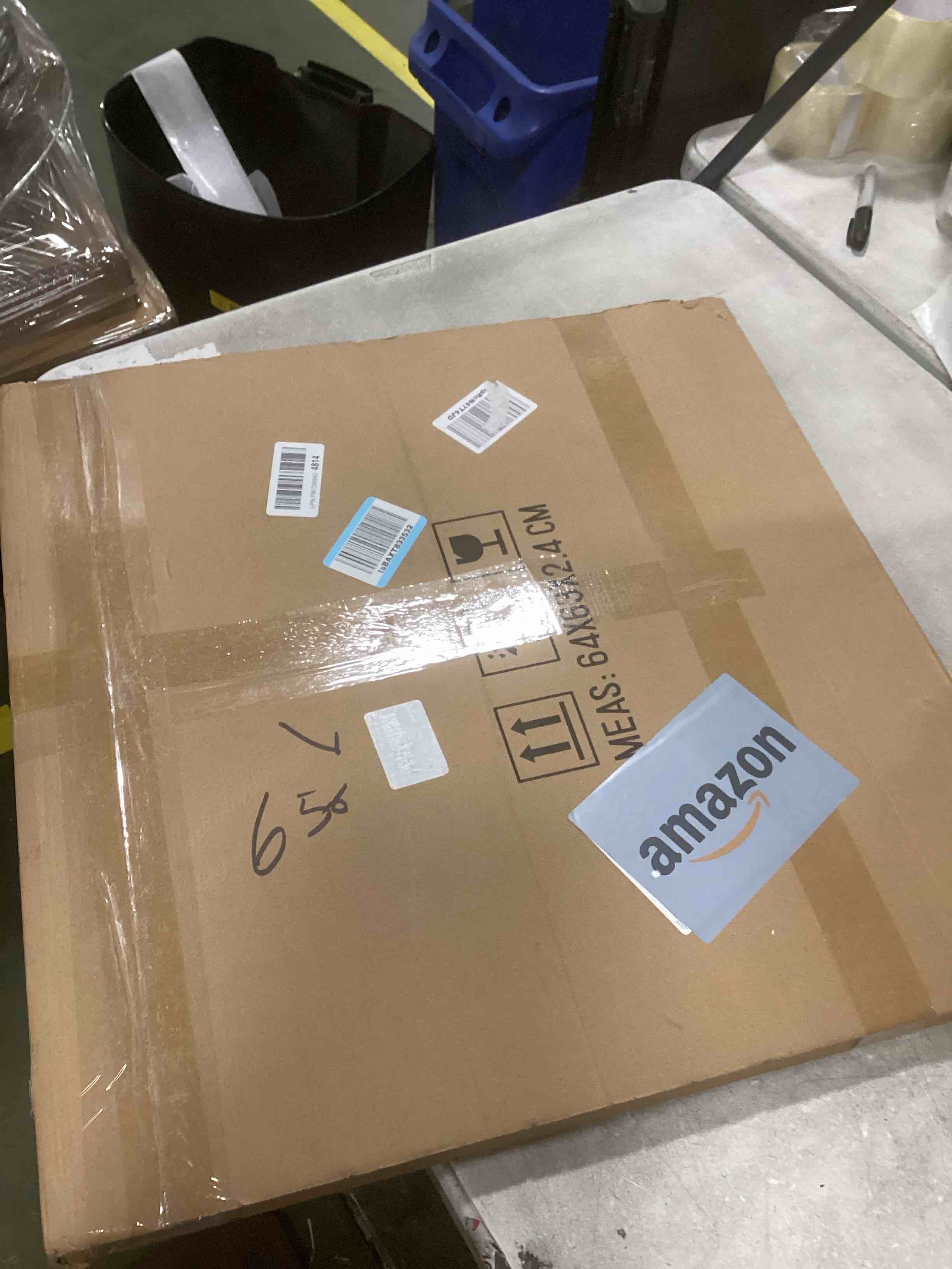 https://s3.amazonaws.com/lotting-images-prod/bidfta/PNK2190620_1743768710631.jpeg