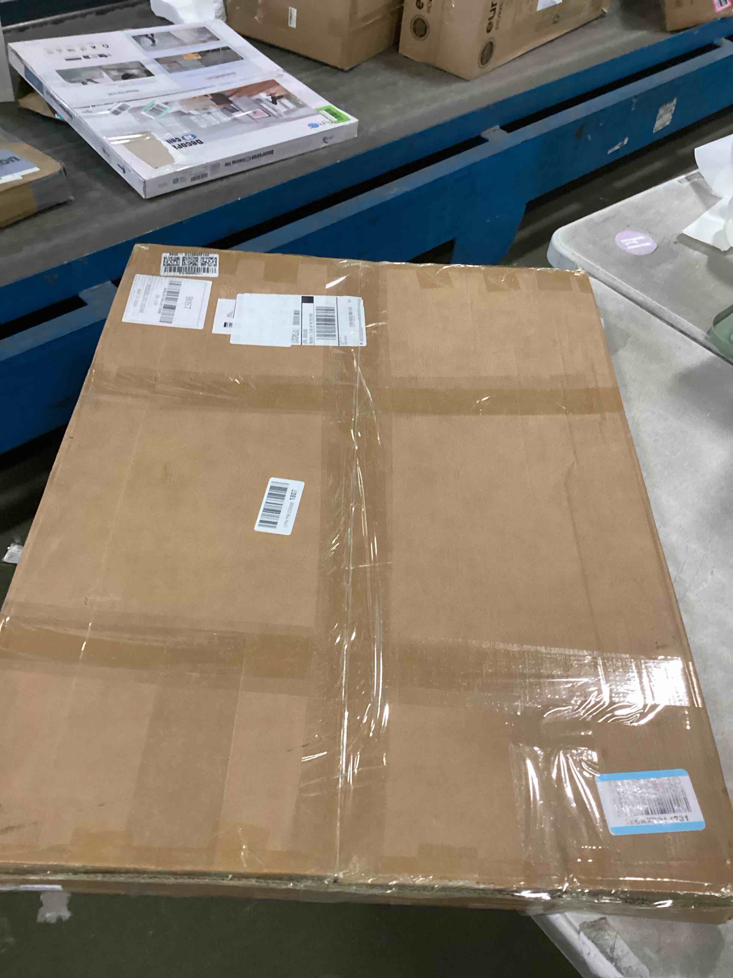 https://s3.amazonaws.com/lotting-images-prod/bidfta/PNK2190924_1744042181840.jpeg
