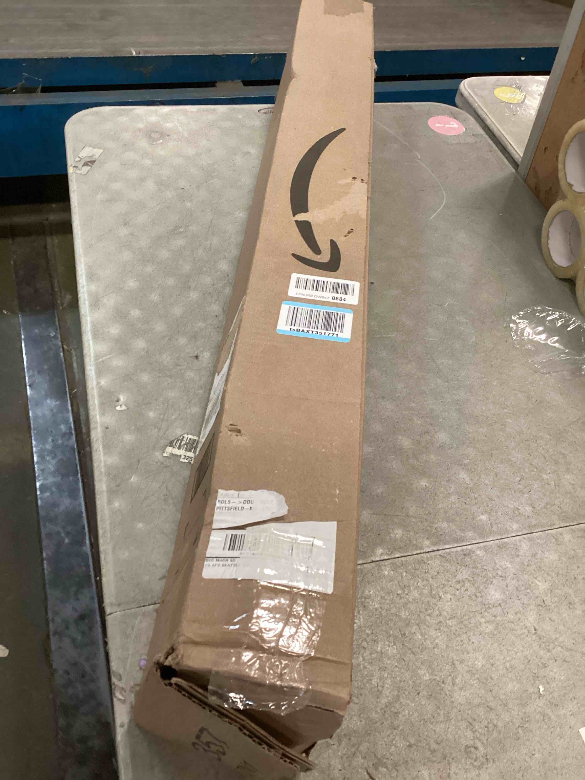 https://s3.amazonaws.com/lotting-images-prod/bidfta/PNK2191320_1744029143345.jpeg