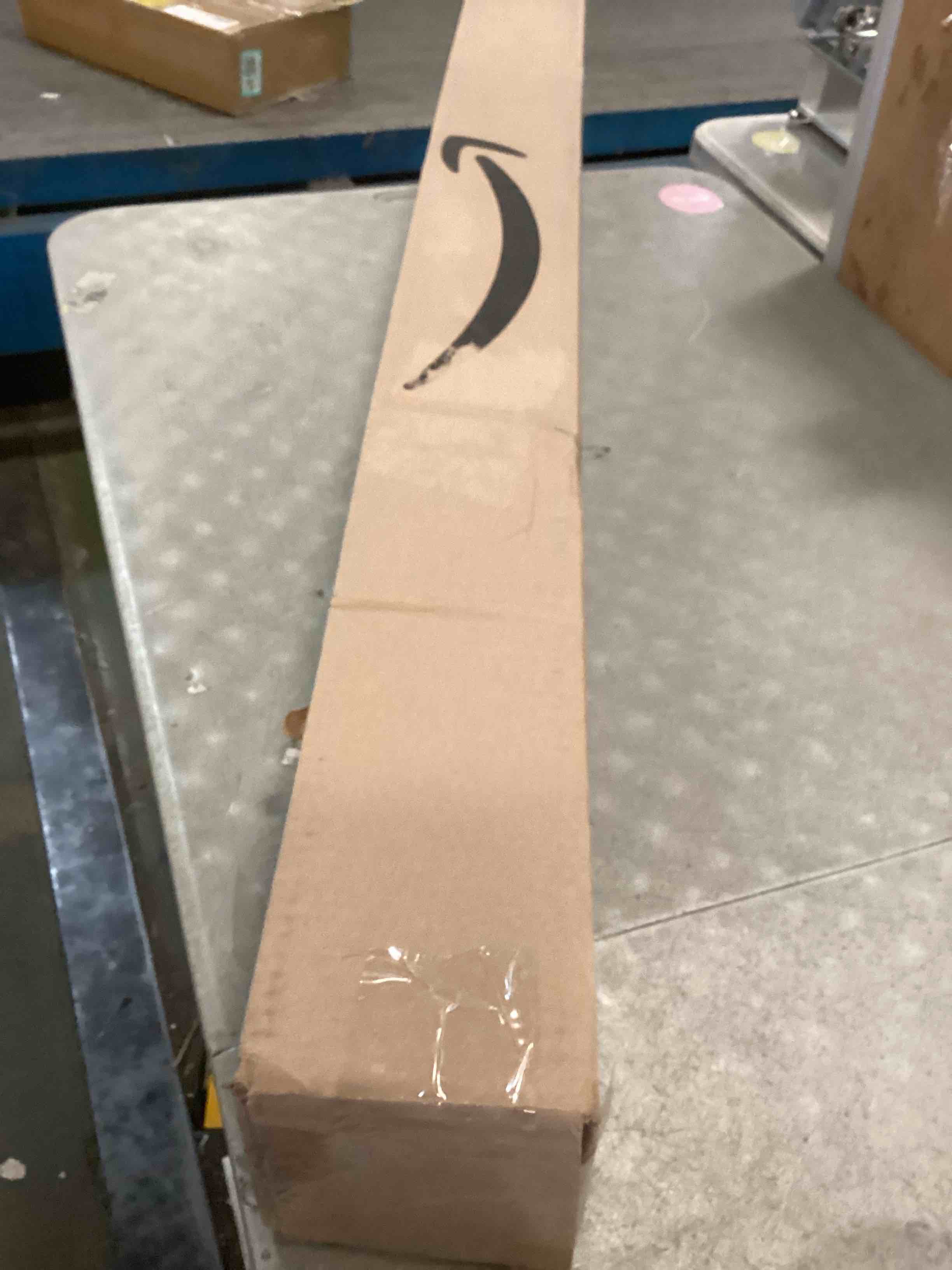 https://s3.amazonaws.com/lotting-images-prod/bidfta/PNK2191360_1744033716154.jpeg
