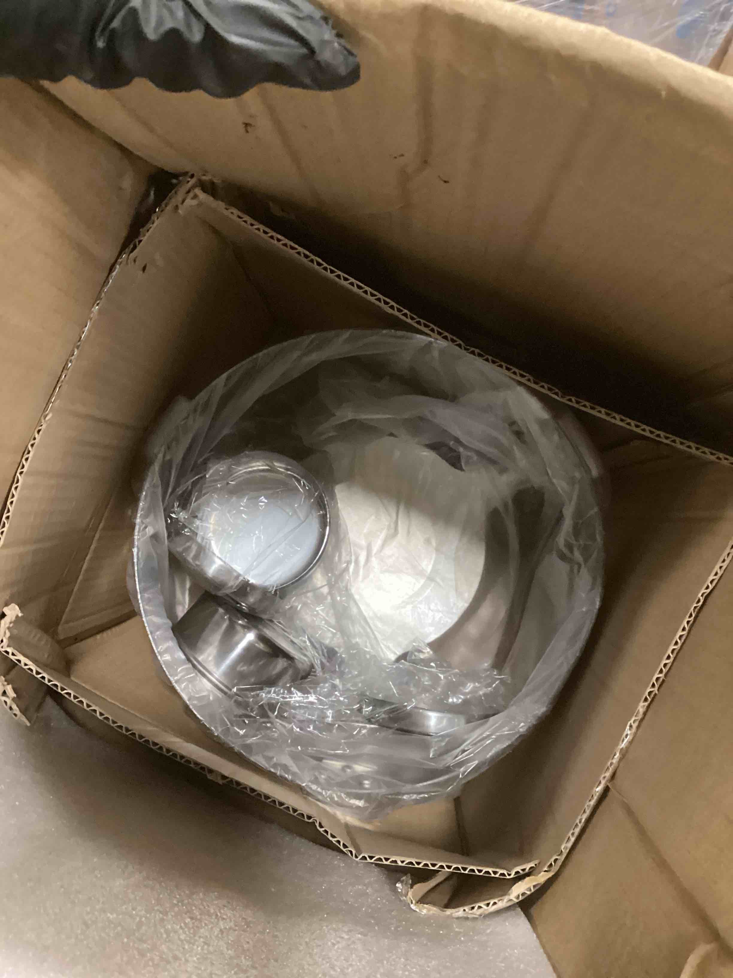 https://s3.amazonaws.com/lotting-images-prod/bidfta/PNK2191997_1744289053221.jpeg