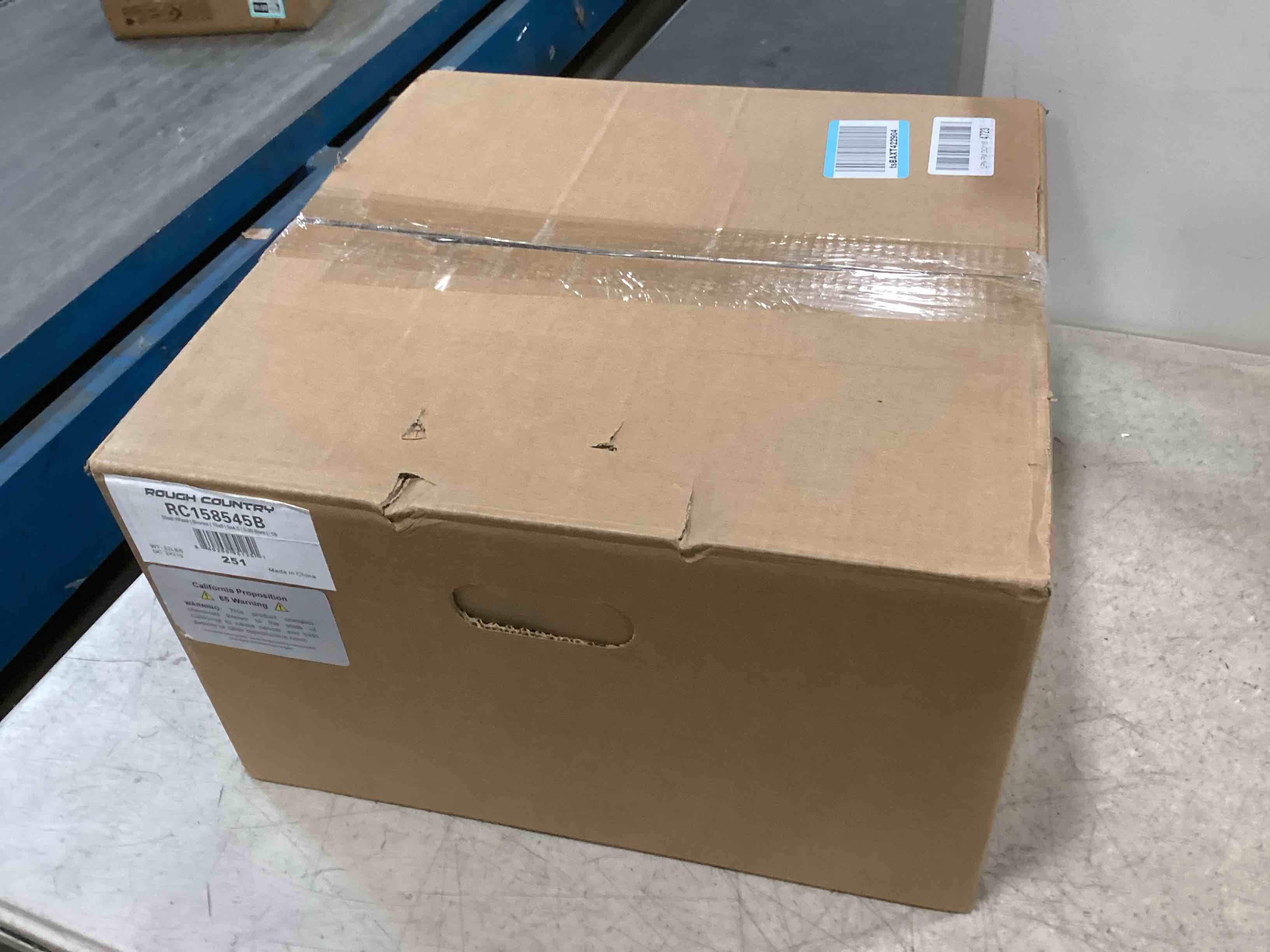 https://s3.amazonaws.com/lotting-images-prod/bidfta/PNK2192213_1744377420472.jpeg