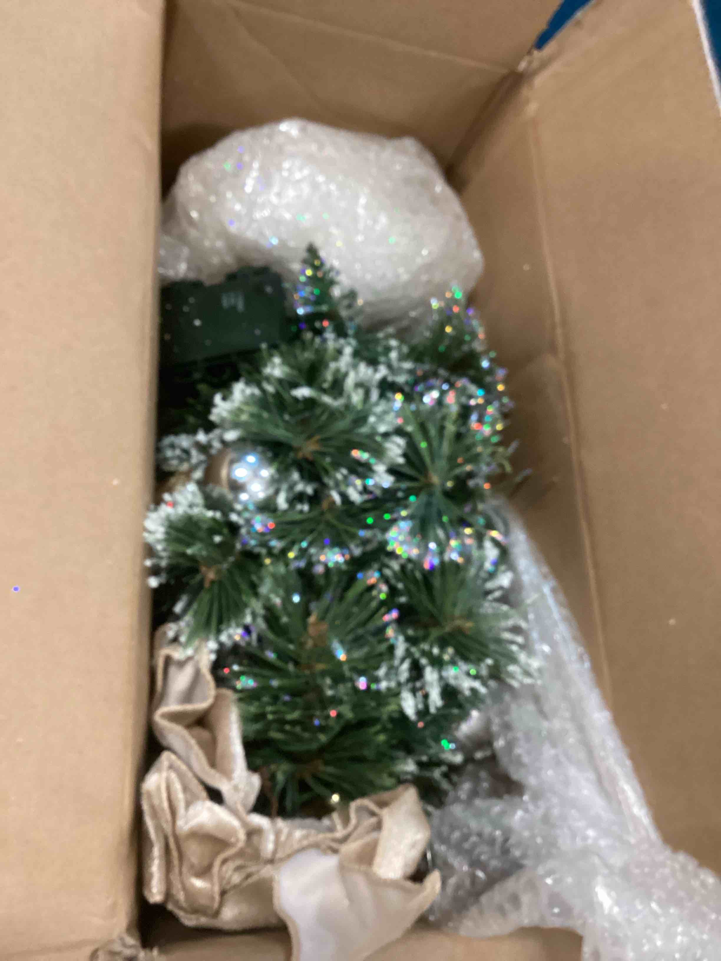 https://s3.amazonaws.com/lotting-images-prod/bidfta/PNK2192263_1744382260511.jpeg