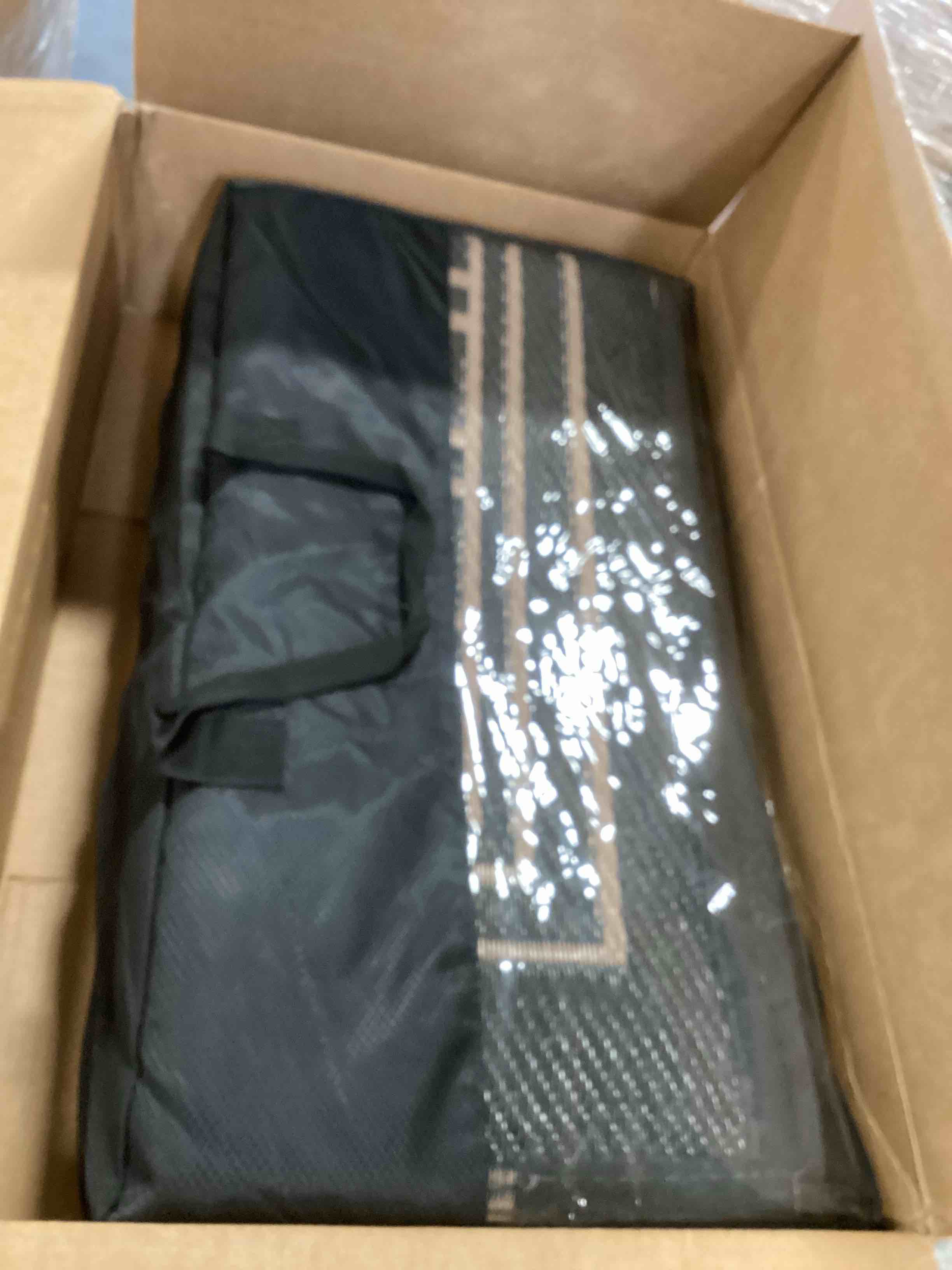 https://s3.amazonaws.com/lotting-images-prod/bidfta/PNK2192994_1744827385856.jpeg