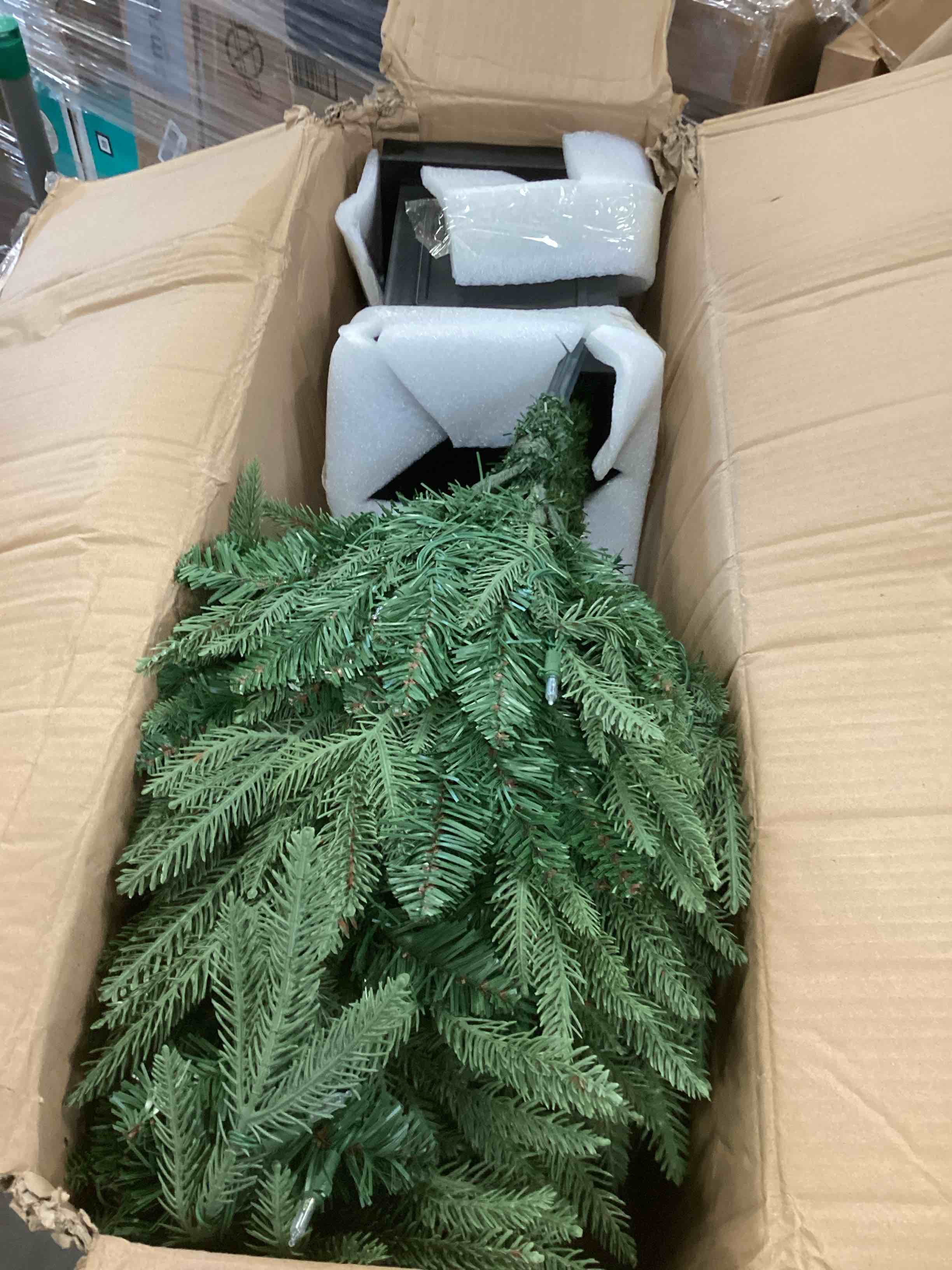https://s3.amazonaws.com/lotting-images-prod/bidfta/PNK2193147_1744903410086.jpeg
