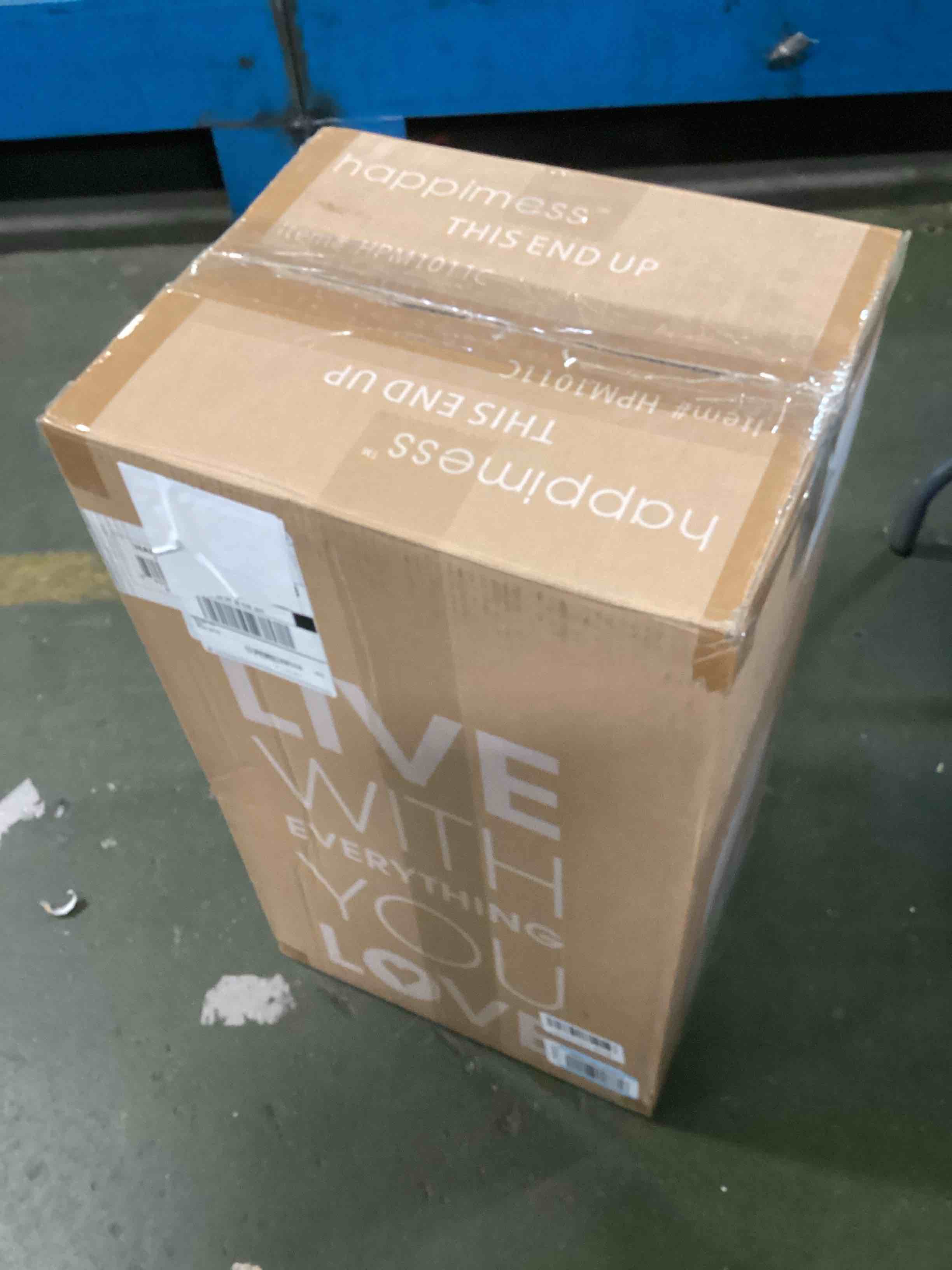 https://s3.amazonaws.com/lotting-images-prod/bidfta/PNK2193544_1745498666999.jpeg