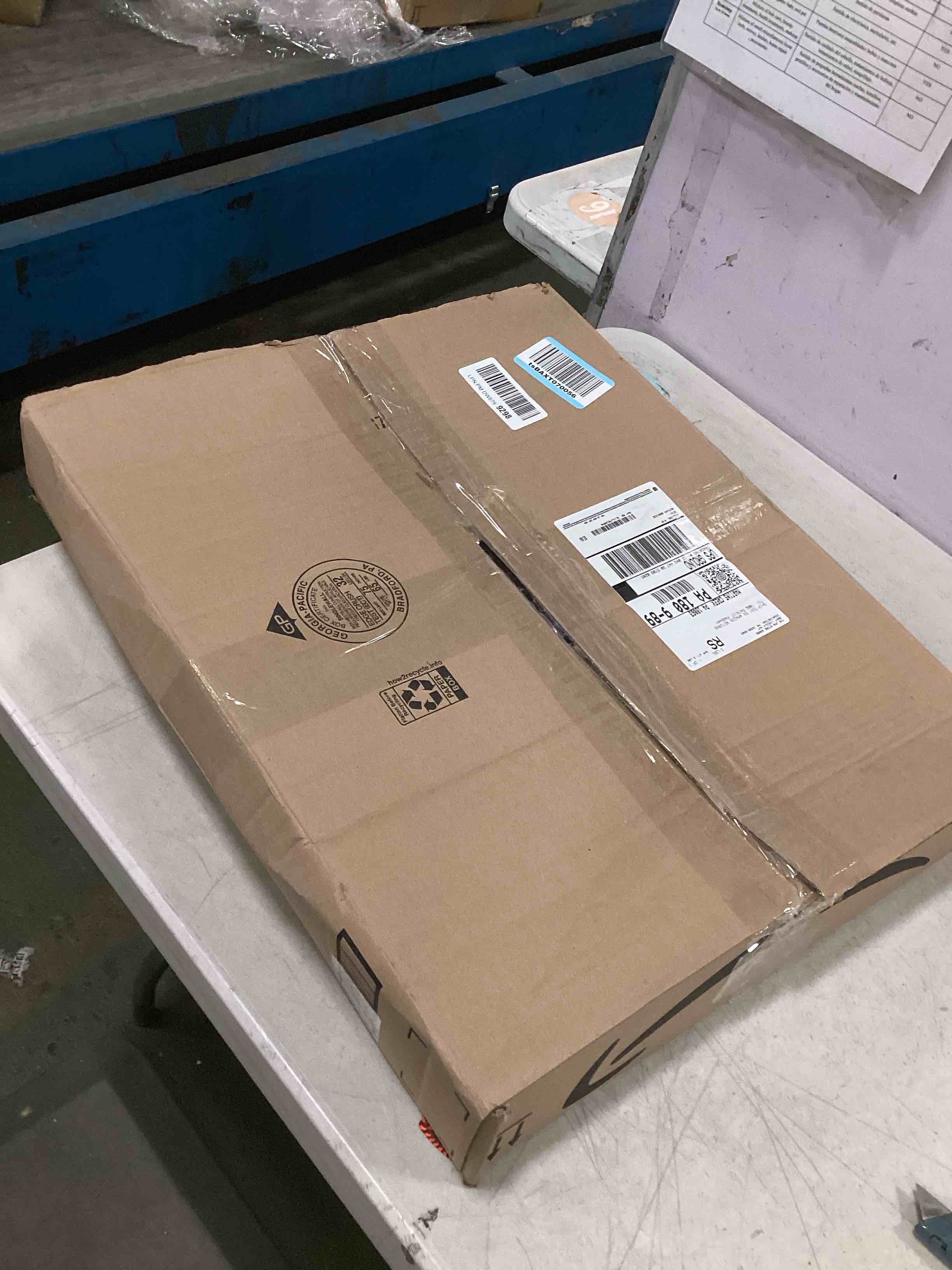 https://s3.amazonaws.com/lotting-images-prod/bidfta/PNK2194152_1743684473632.jpeg