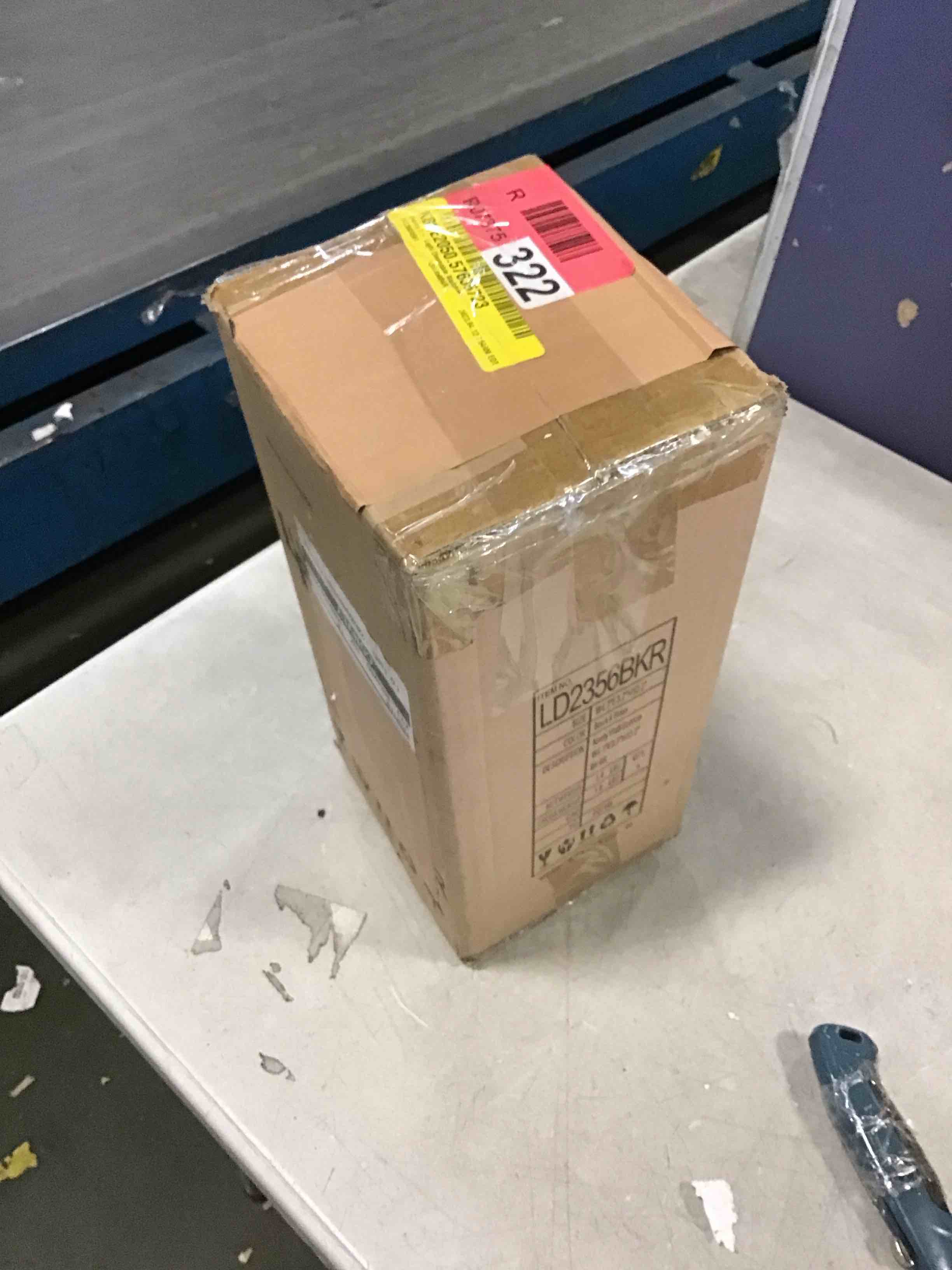 https://s3.amazonaws.com/lotting-images-prod/bidfta/PNK2195476_1744651020892.jpeg