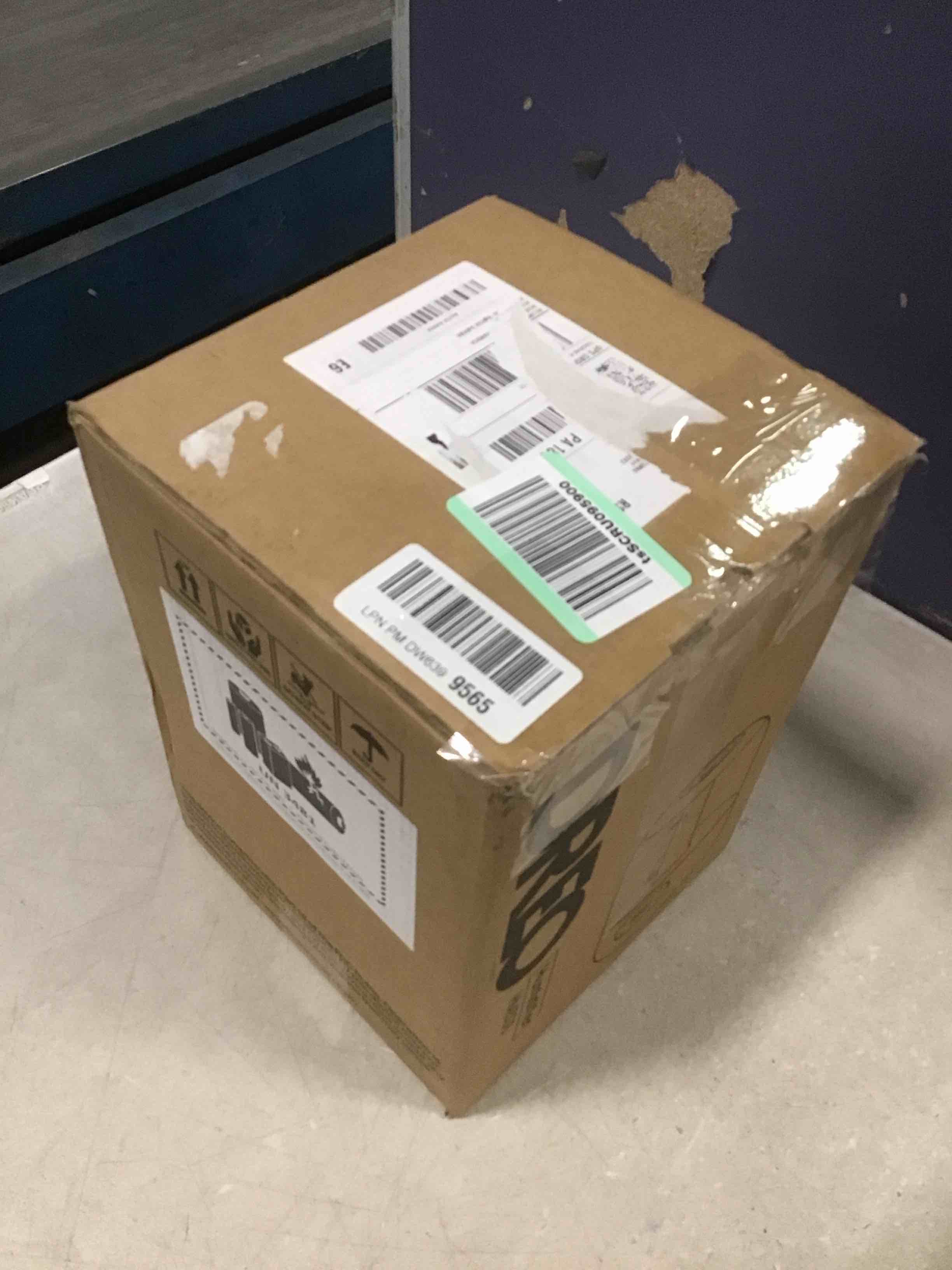 https://s3.amazonaws.com/lotting-images-prod/bidfta/PNK2196251_1744981999377.jpeg