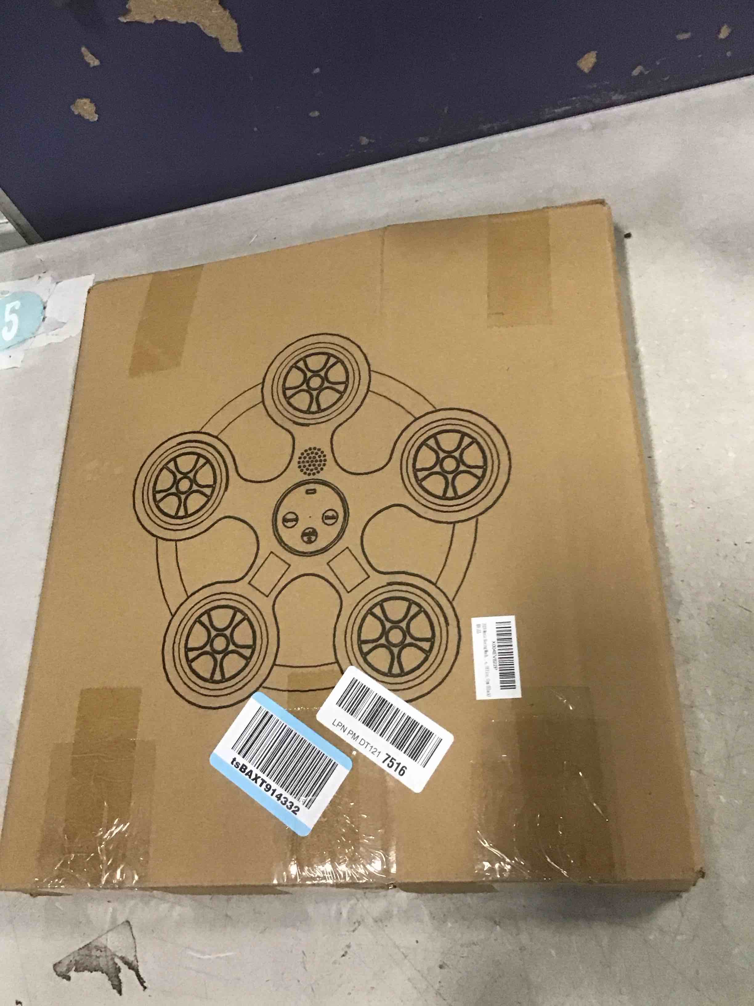 https://s3.amazonaws.com/lotting-images-prod/bidfta/PNK2196572_1745239440427.jpeg