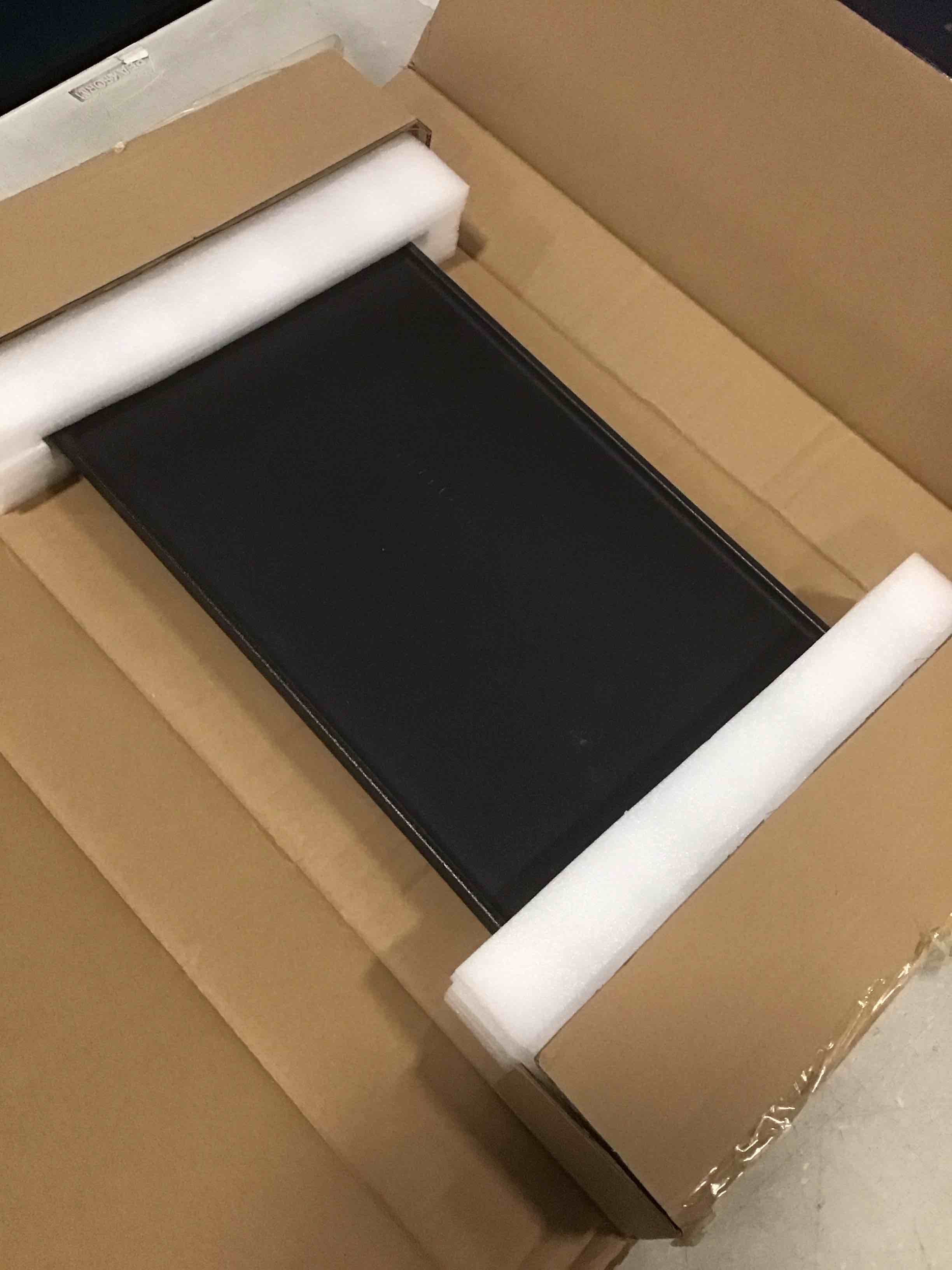 https://s3.amazonaws.com/lotting-images-prod/bidfta/PNK2196843_1745323772860.jpeg