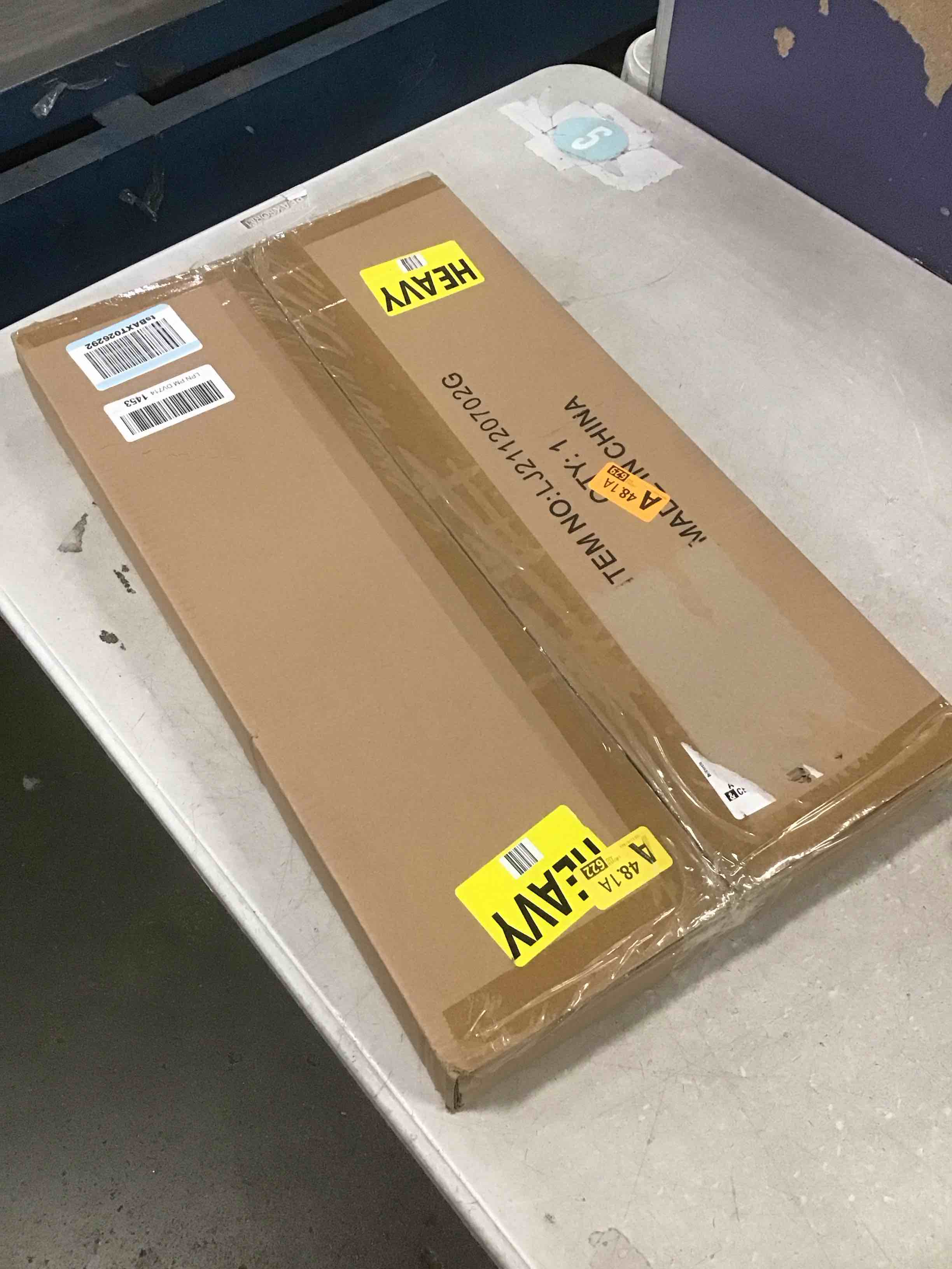 https://s3.amazonaws.com/lotting-images-prod/bidfta/PNK2196843_1745323788986.jpeg