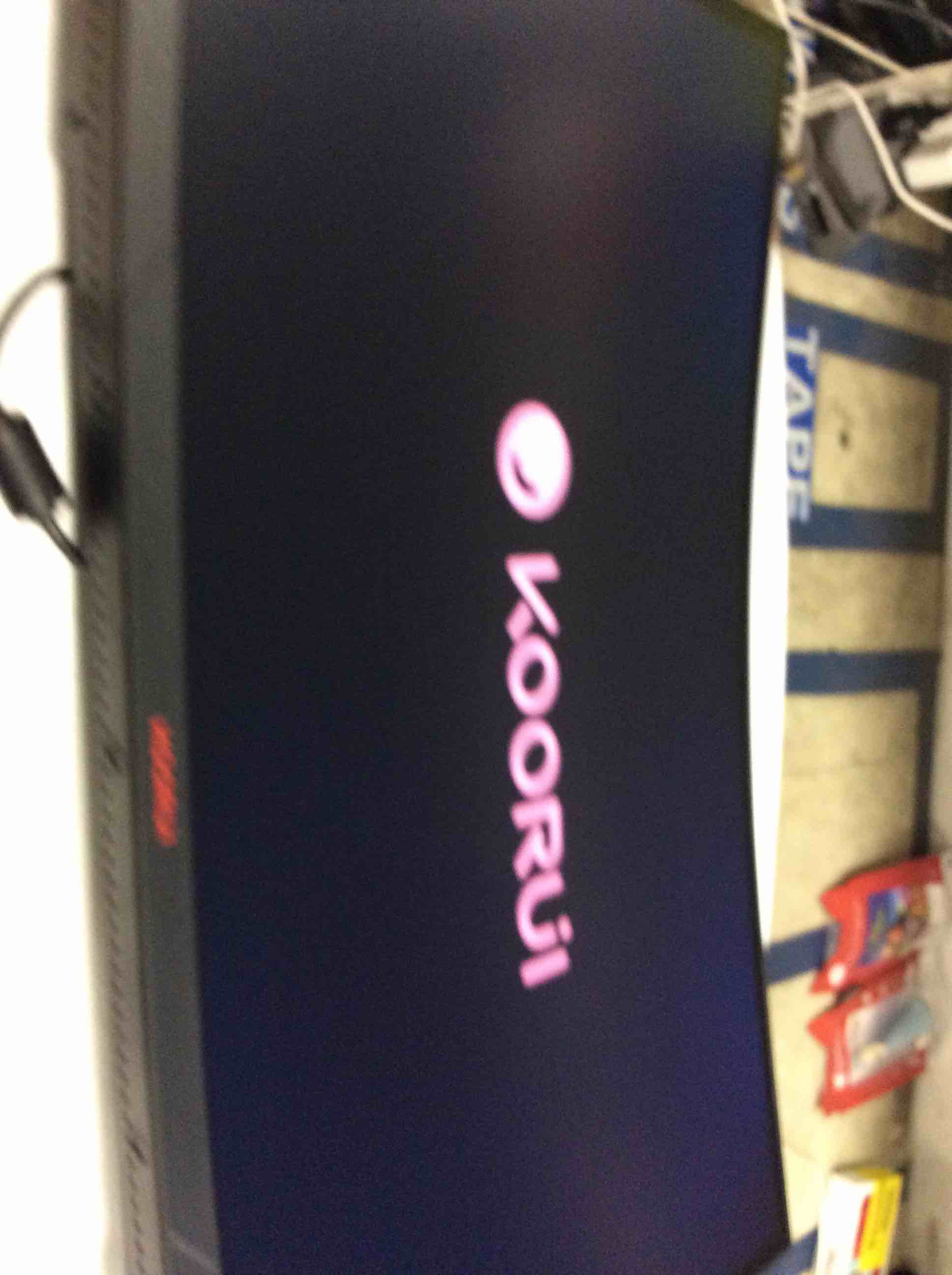 https://s3.amazonaws.com/lotting-images-prod/bidfta/PNK2197865_1743596423631.jpeg