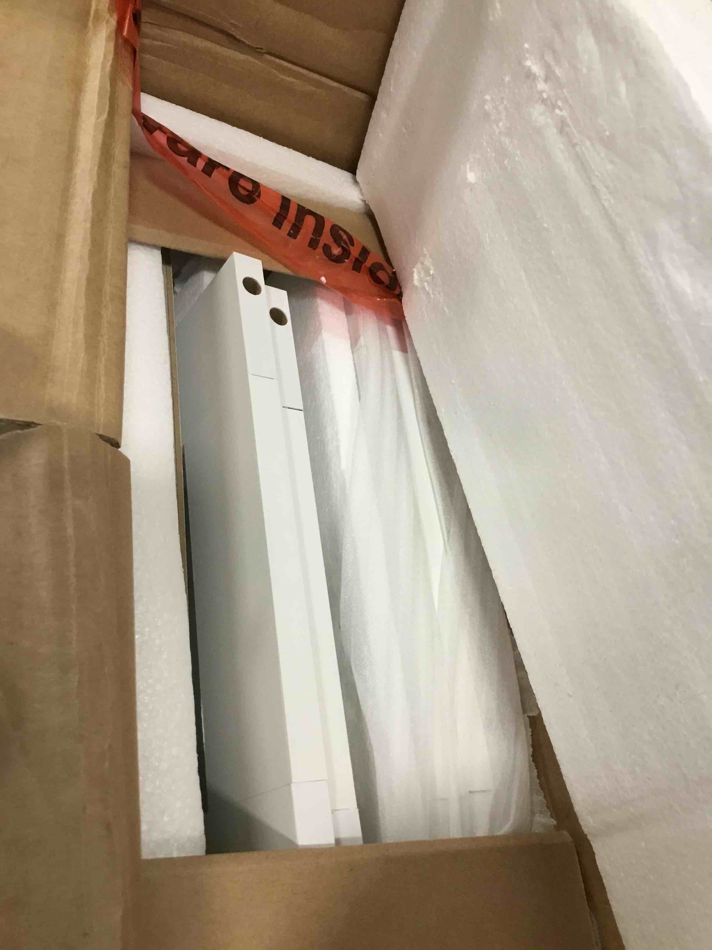 https://s3.amazonaws.com/lotting-images-prod/bidfta/PNK2198317_1743173890662.jpeg