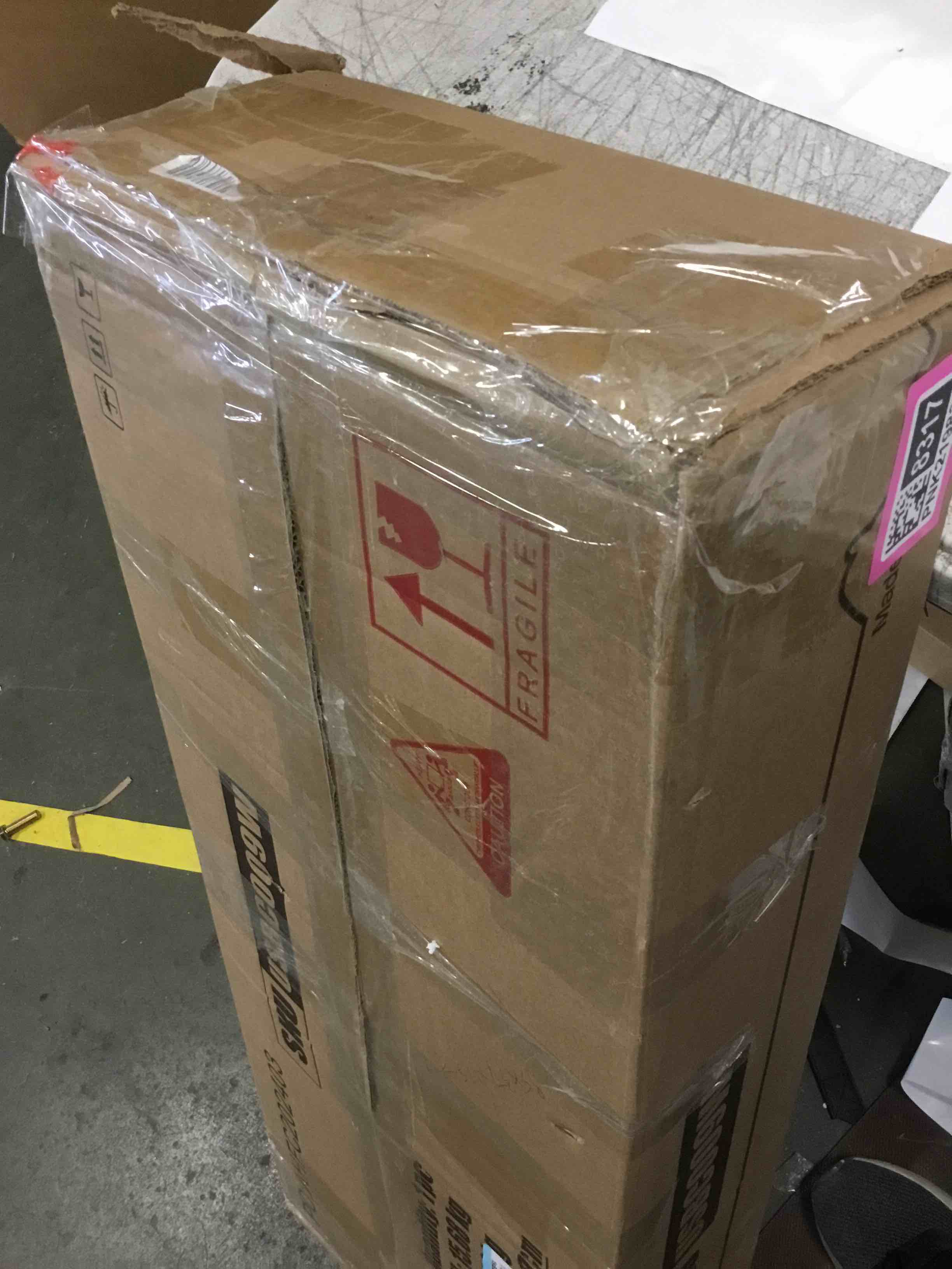 https://s3.amazonaws.com/lotting-images-prod/bidfta/PNK2198317_1743173922250.jpeg