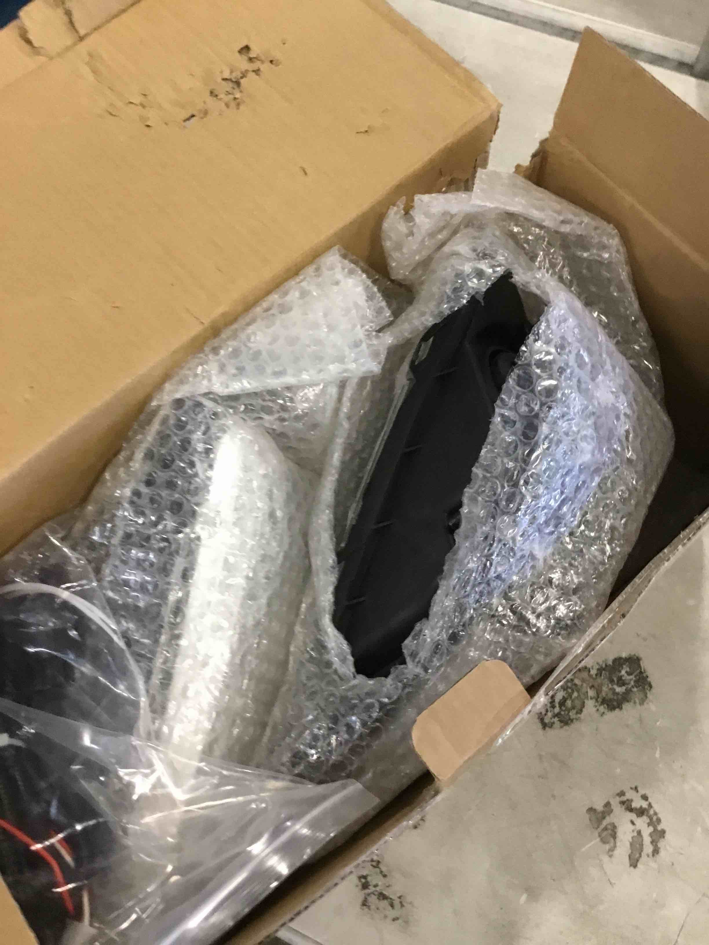 https://s3.amazonaws.com/lotting-images-prod/bidfta/PNK2198923_1743524905538.jpeg