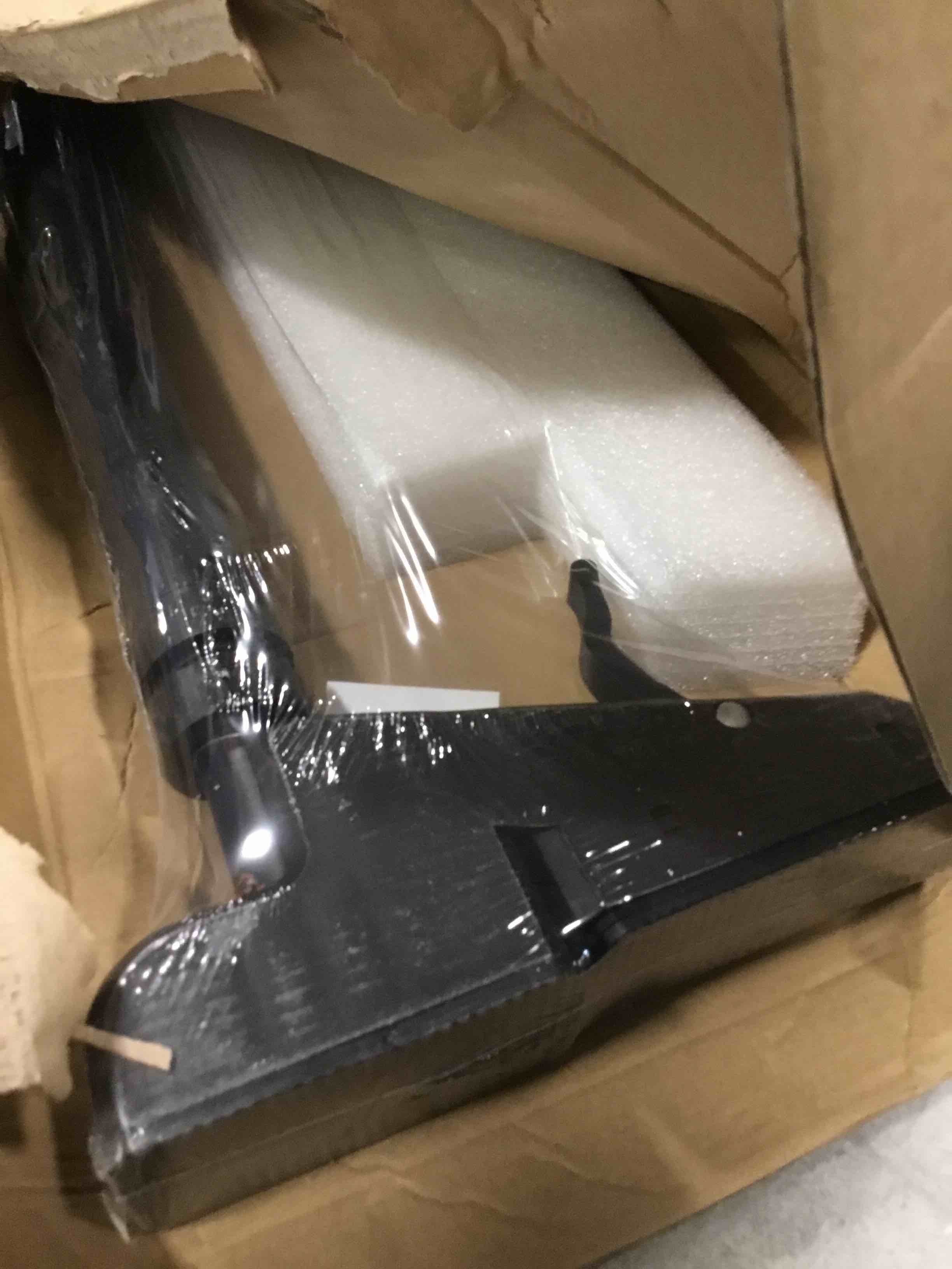 https://s3.amazonaws.com/lotting-images-prod/bidfta/PNK2199437_1743701603676.jpeg
