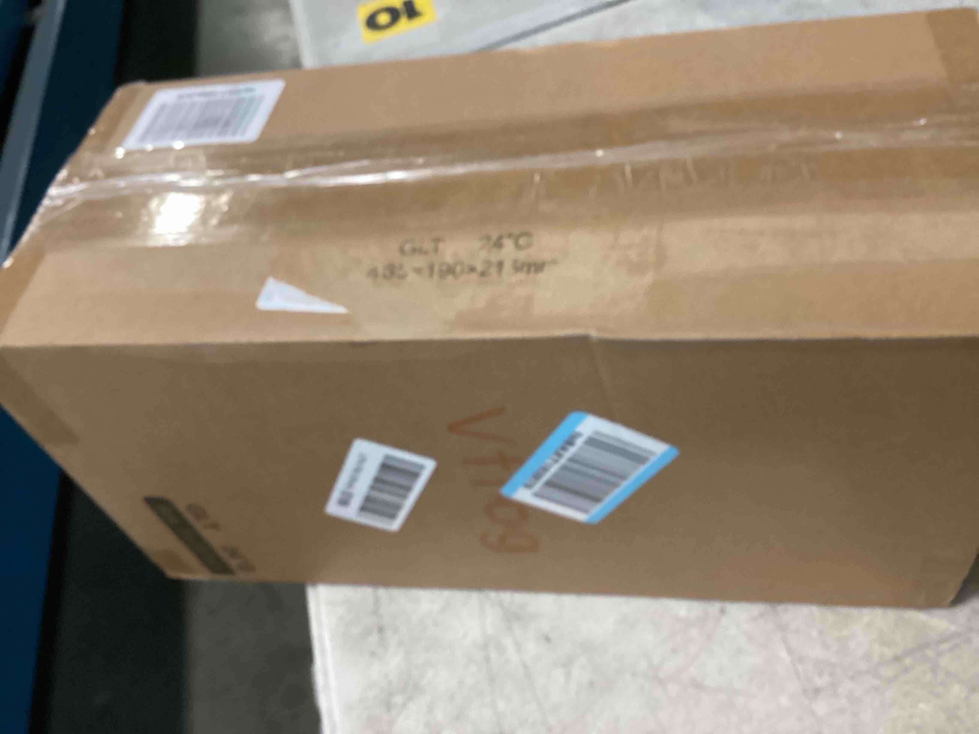 https://s3.amazonaws.com/lotting-images-prod/bidfta/PNK2200832_1741611448347.jpeg