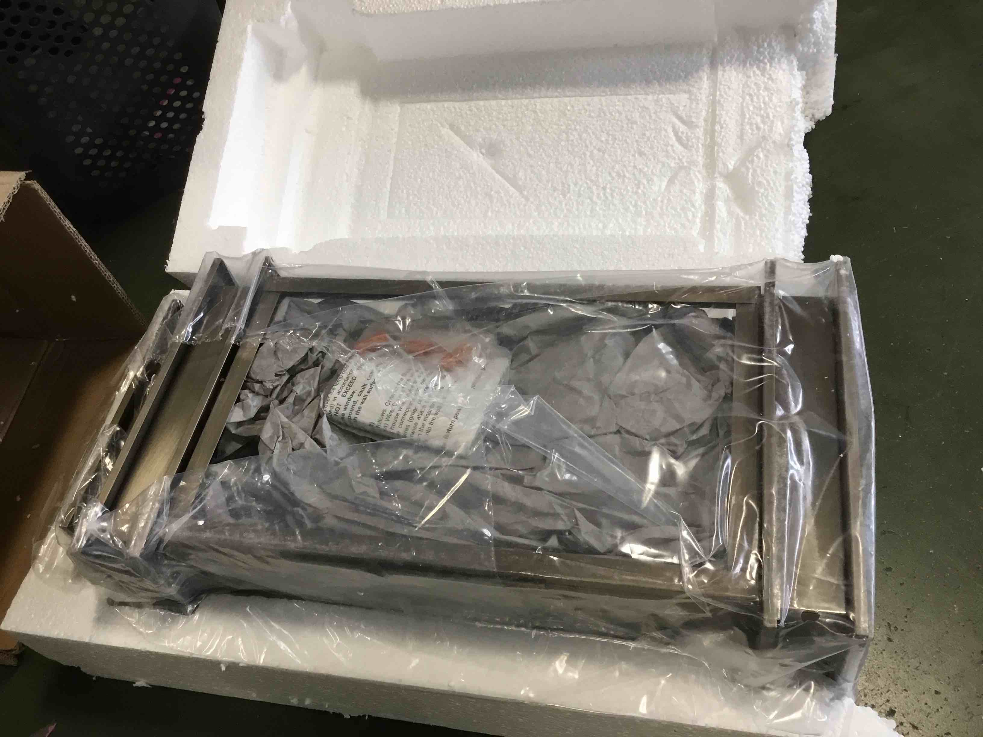 https://s3.amazonaws.com/lotting-images-prod/bidfta/PNK2203002_1741189473132.jpeg