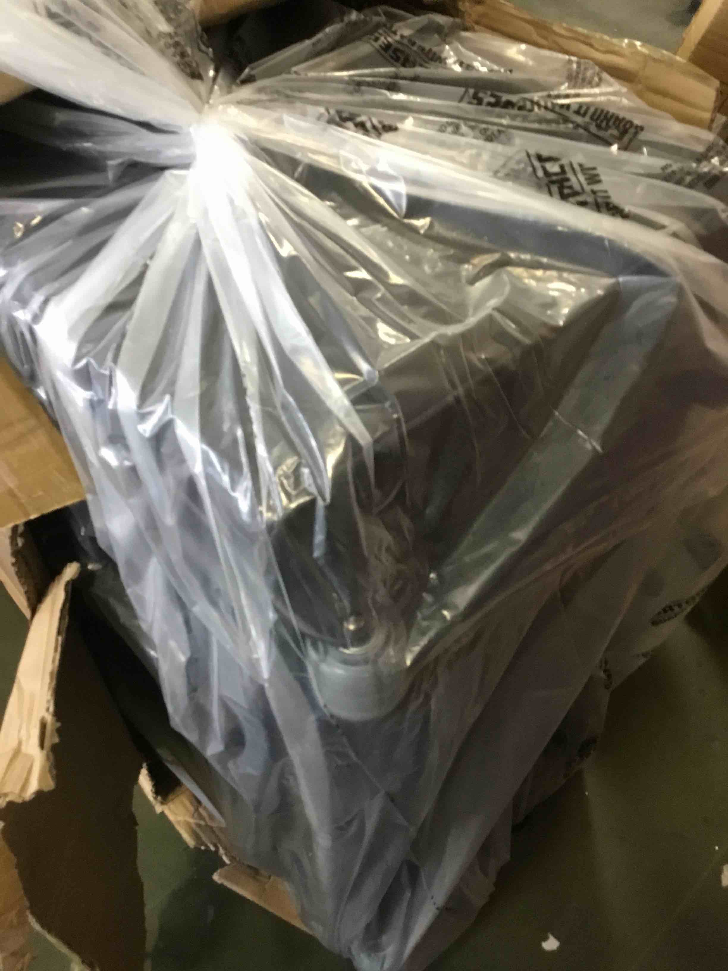 https://s3.amazonaws.com/lotting-images-prod/bidfta/PNK2203016_1741192319995.jpeg
