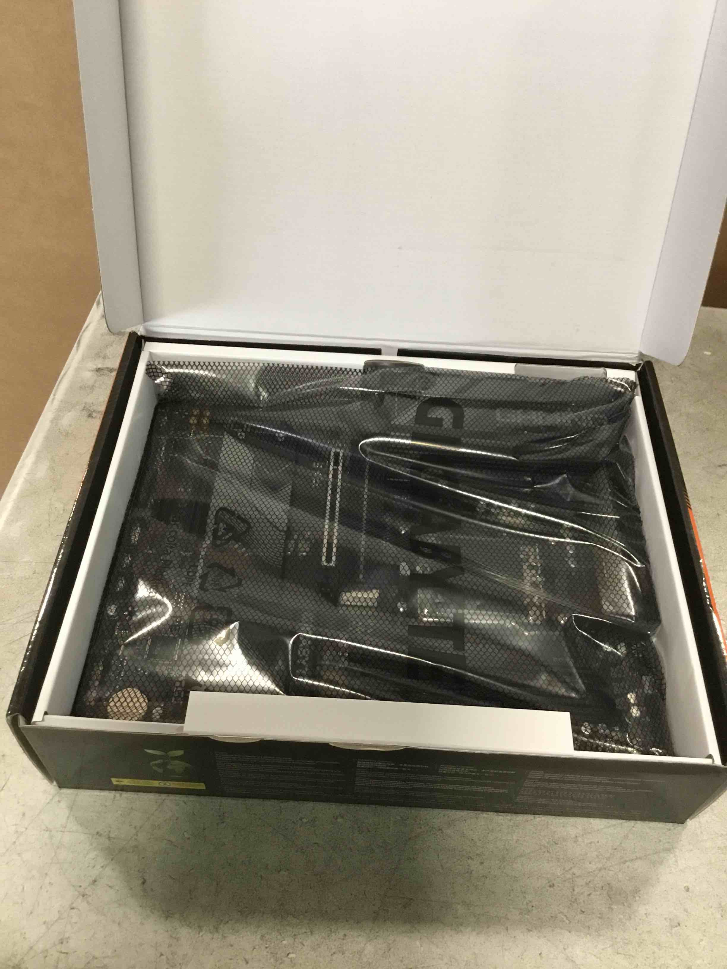 https://s3.amazonaws.com/lotting-images-prod/bidfta/PNK2203050_1741198489969.jpeg