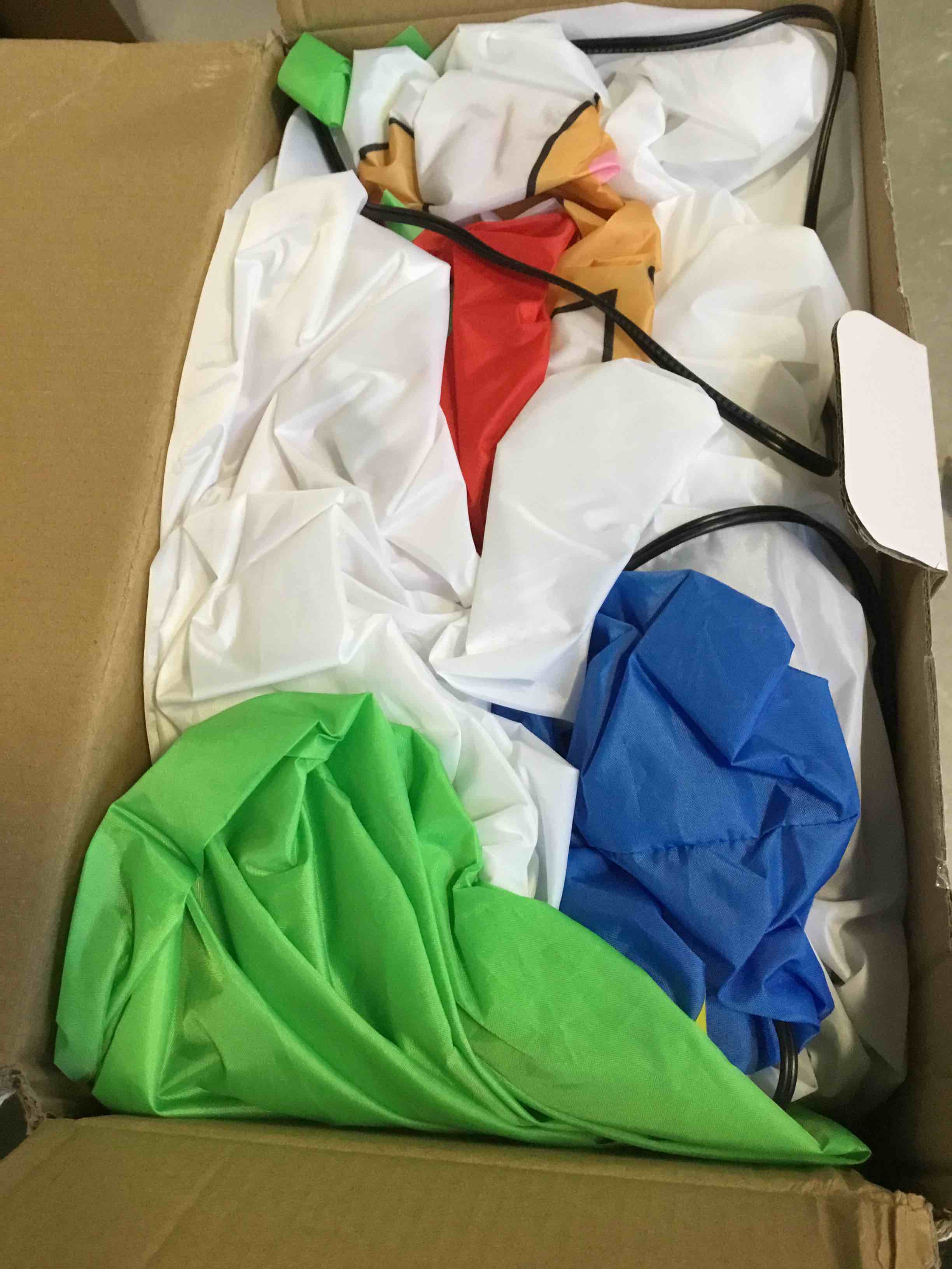 https://s3.amazonaws.com/lotting-images-prod/bidfta/PNK2203592_1741697204993.jpeg