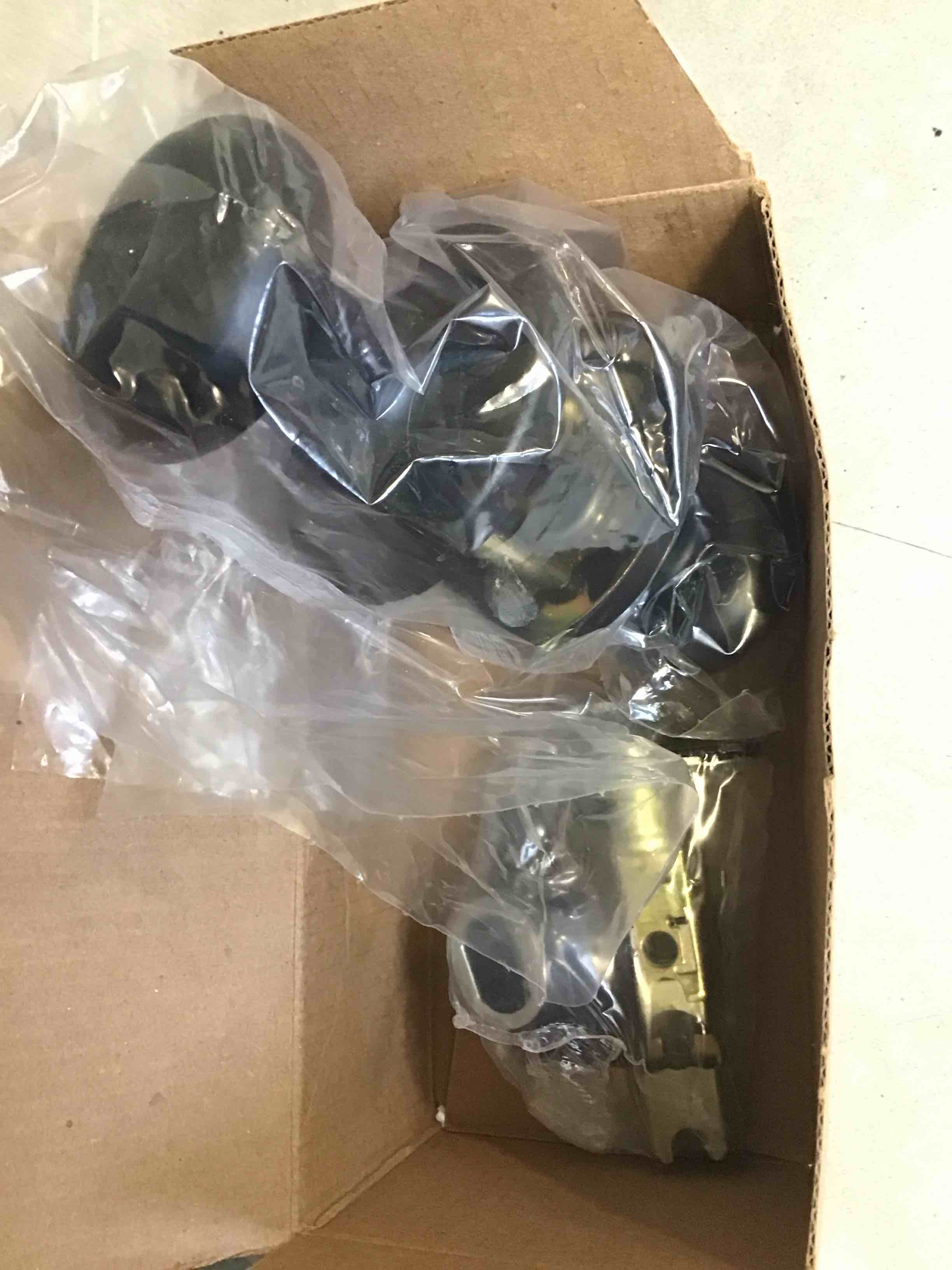 https://s3.amazonaws.com/lotting-images-prod/bidfta/PNK2203987_1741880367510.jpeg