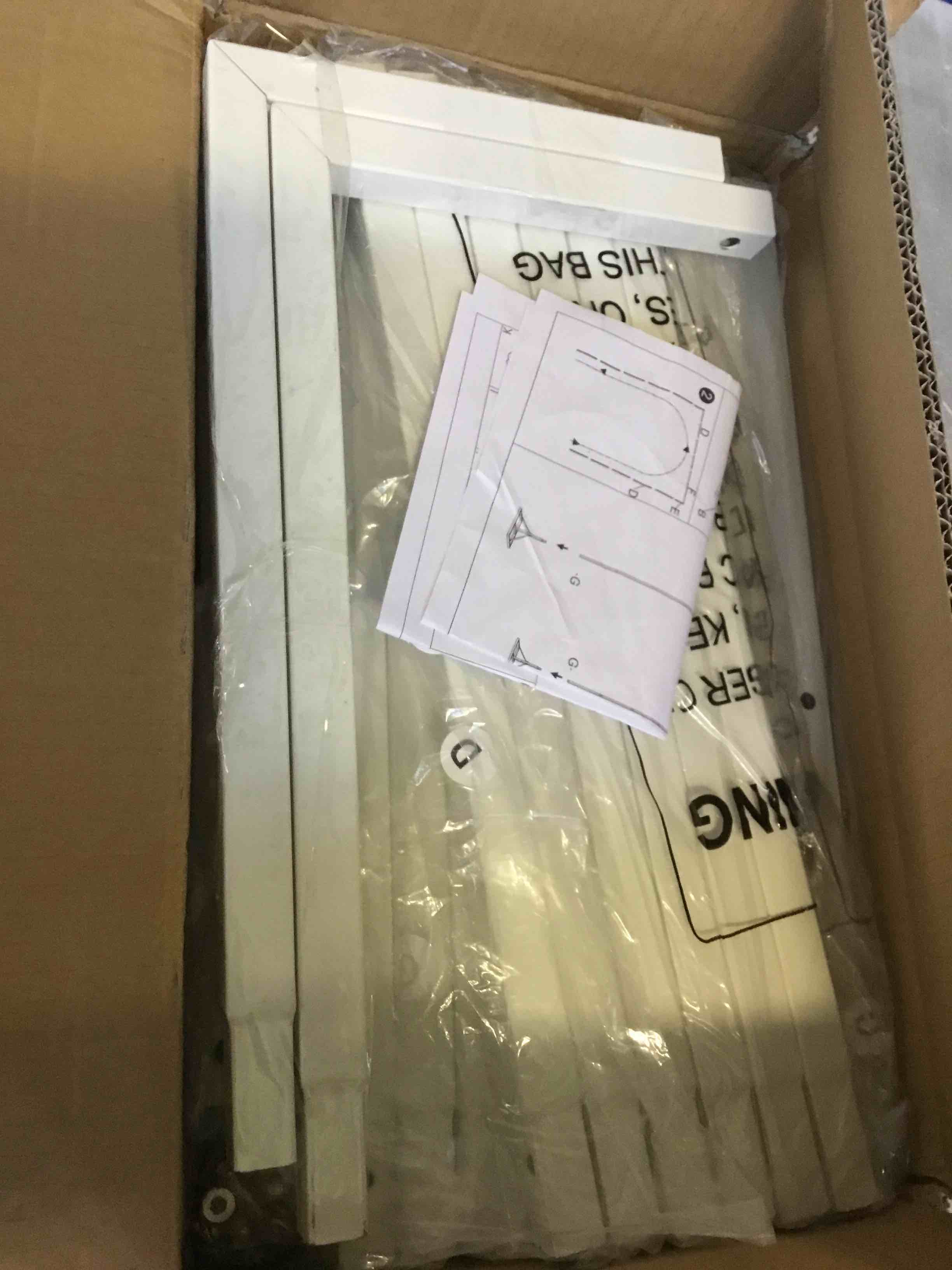 https://s3.amazonaws.com/lotting-images-prod/bidfta/PNK2204261_1742224650984.jpeg