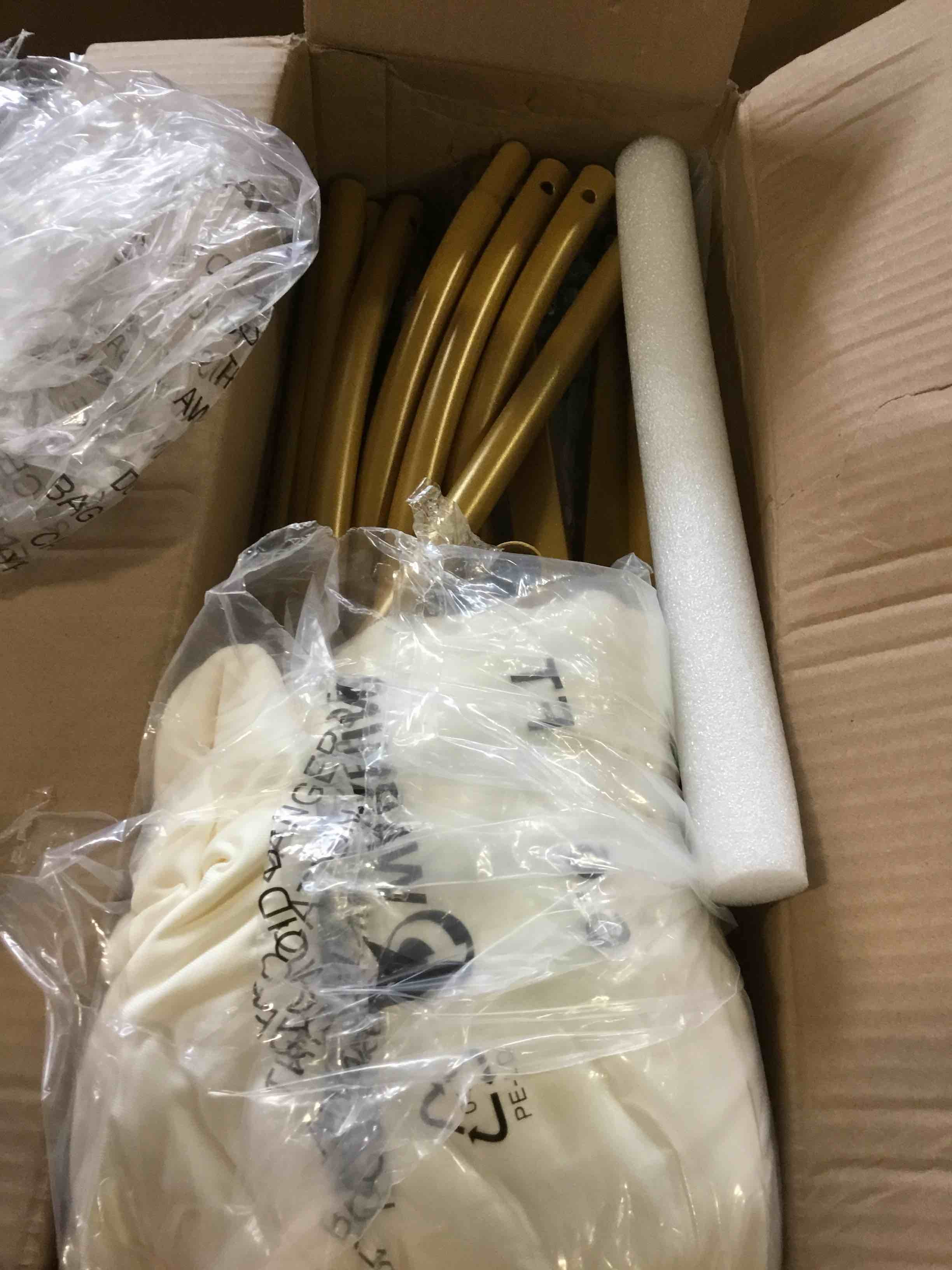 https://s3.amazonaws.com/lotting-images-prod/bidfta/PNK2204502_1742395785567.jpeg